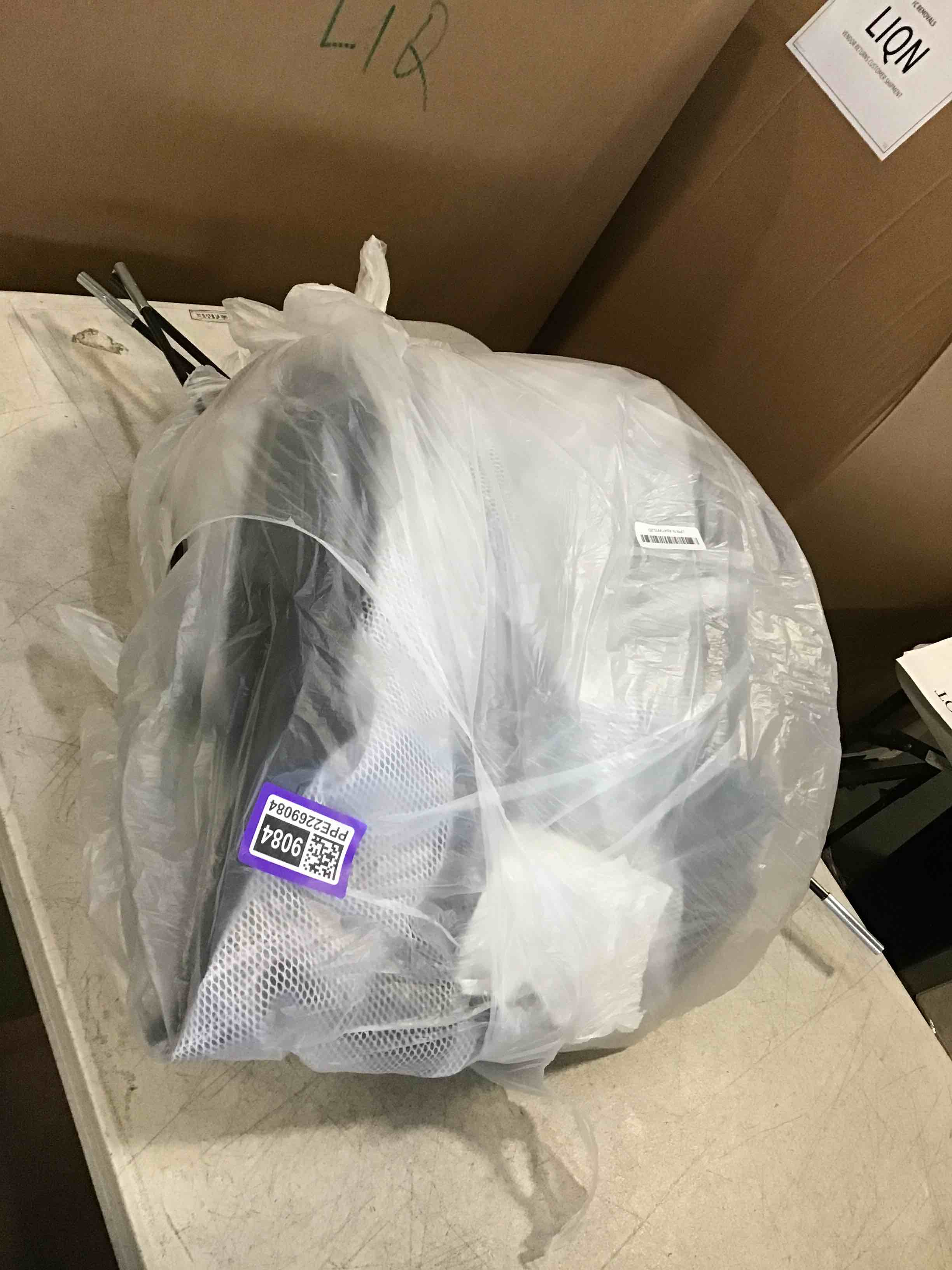 https://s3.amazonaws.com/lotting-images-prod/bidfta/PPE2269084_1745496669464.jpeg