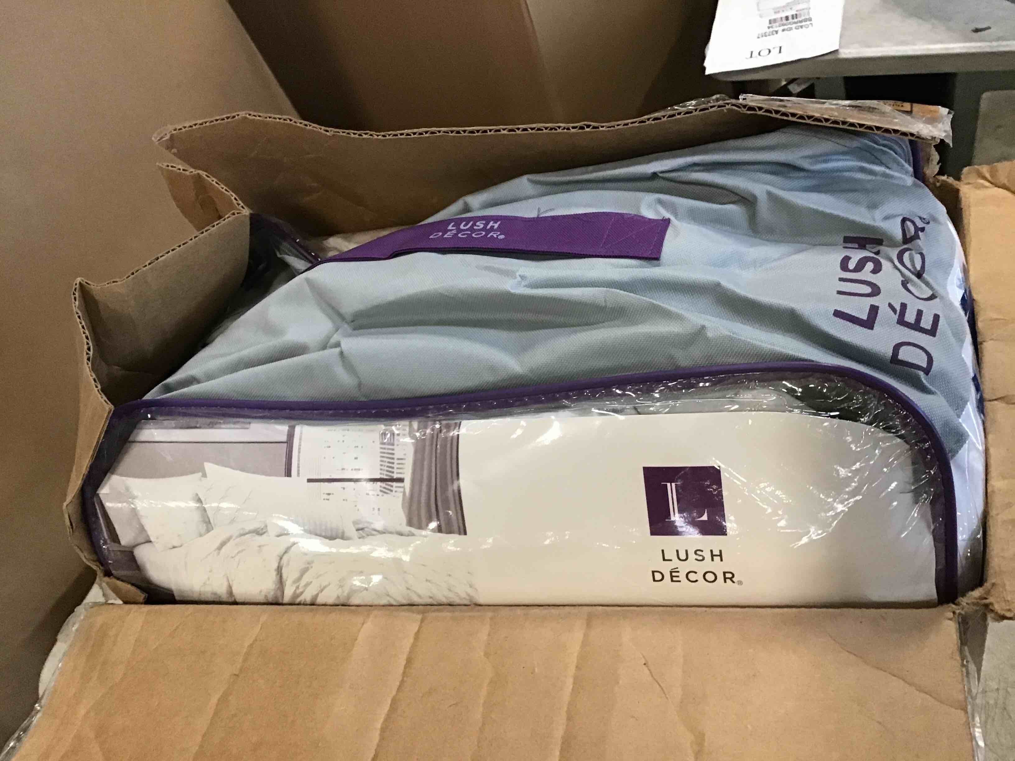https://s3.amazonaws.com/lotting-images-prod/bidfta/PPE2269092_1745497339032.jpeg