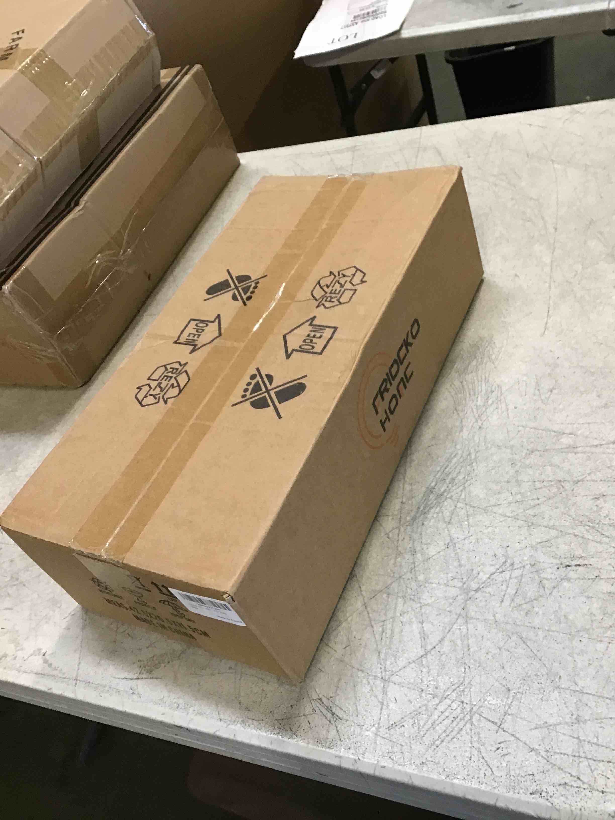 https://s3.amazonaws.com/lotting-images-prod/bidfta/PPE2269130_1745500317622.jpeg