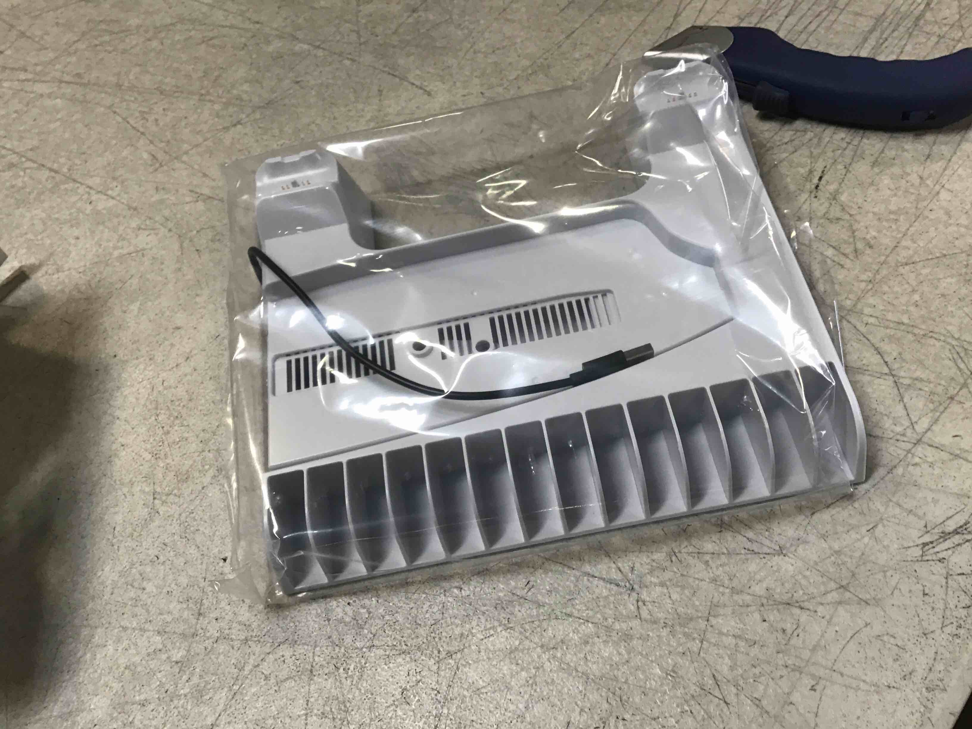 https://s3.amazonaws.com/lotting-images-prod/bidfta/PPE2269175_1745507071382.jpeg