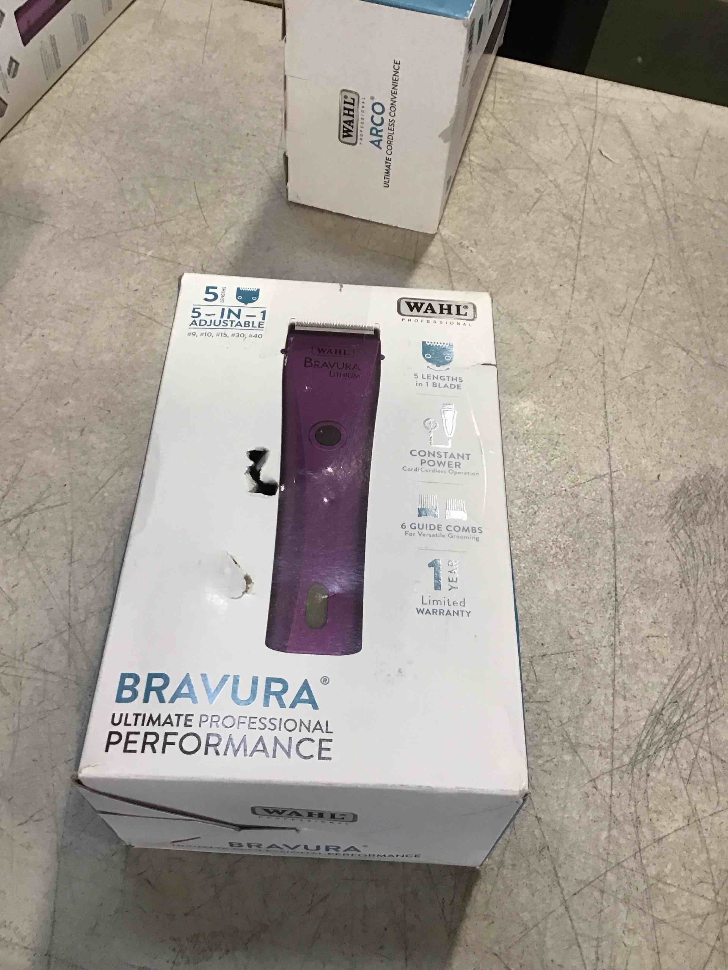 https://s3.amazonaws.com/lotting-images-prod/bidfta/PPE2269813_1745947952651.jpeg