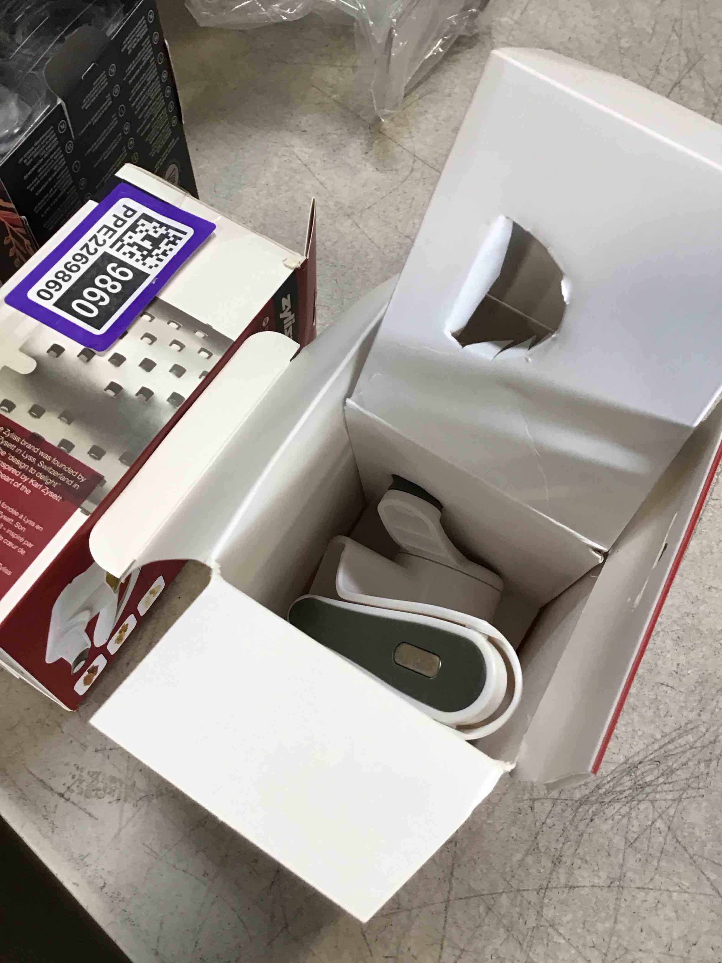 https://s3.amazonaws.com/lotting-images-prod/bidfta/PPE2269860_1745954298472.jpeg
