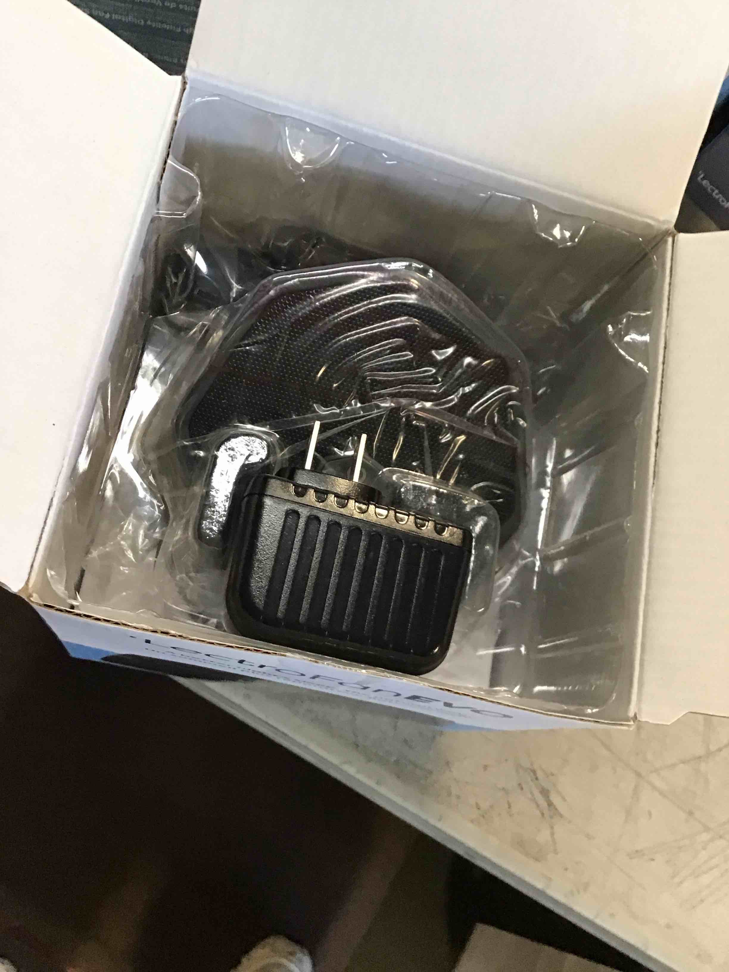 https://s3.amazonaws.com/lotting-images-prod/bidfta/PPE2269889_1746016161336.jpeg