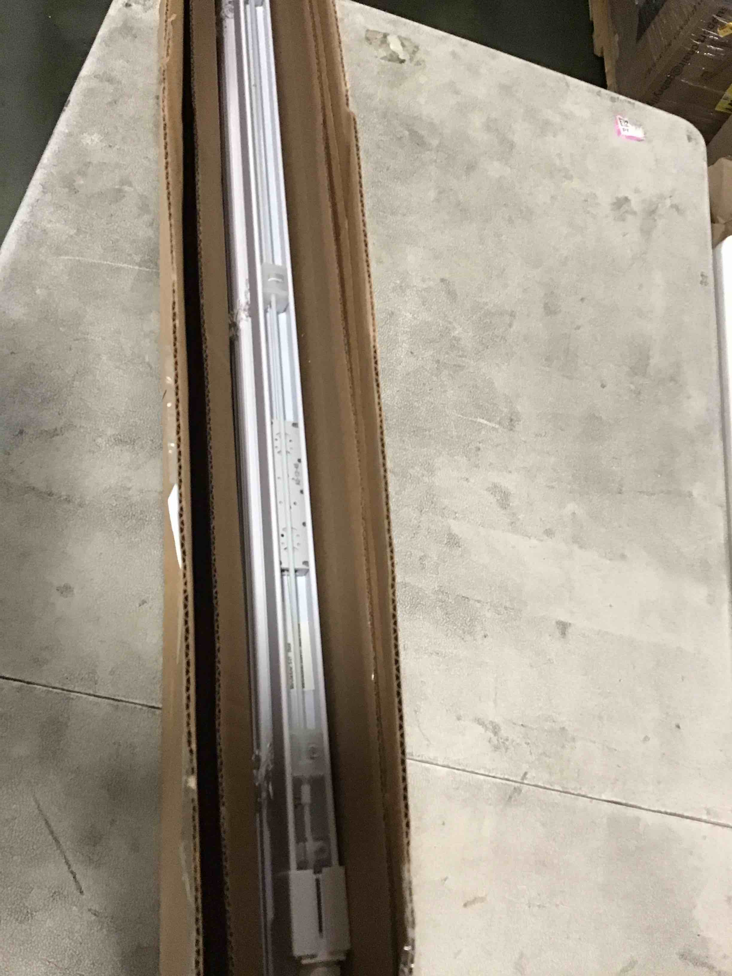 https://s3.amazonaws.com/lotting-images-prod/bidfta/PPE2270808_1747399335431.jpeg