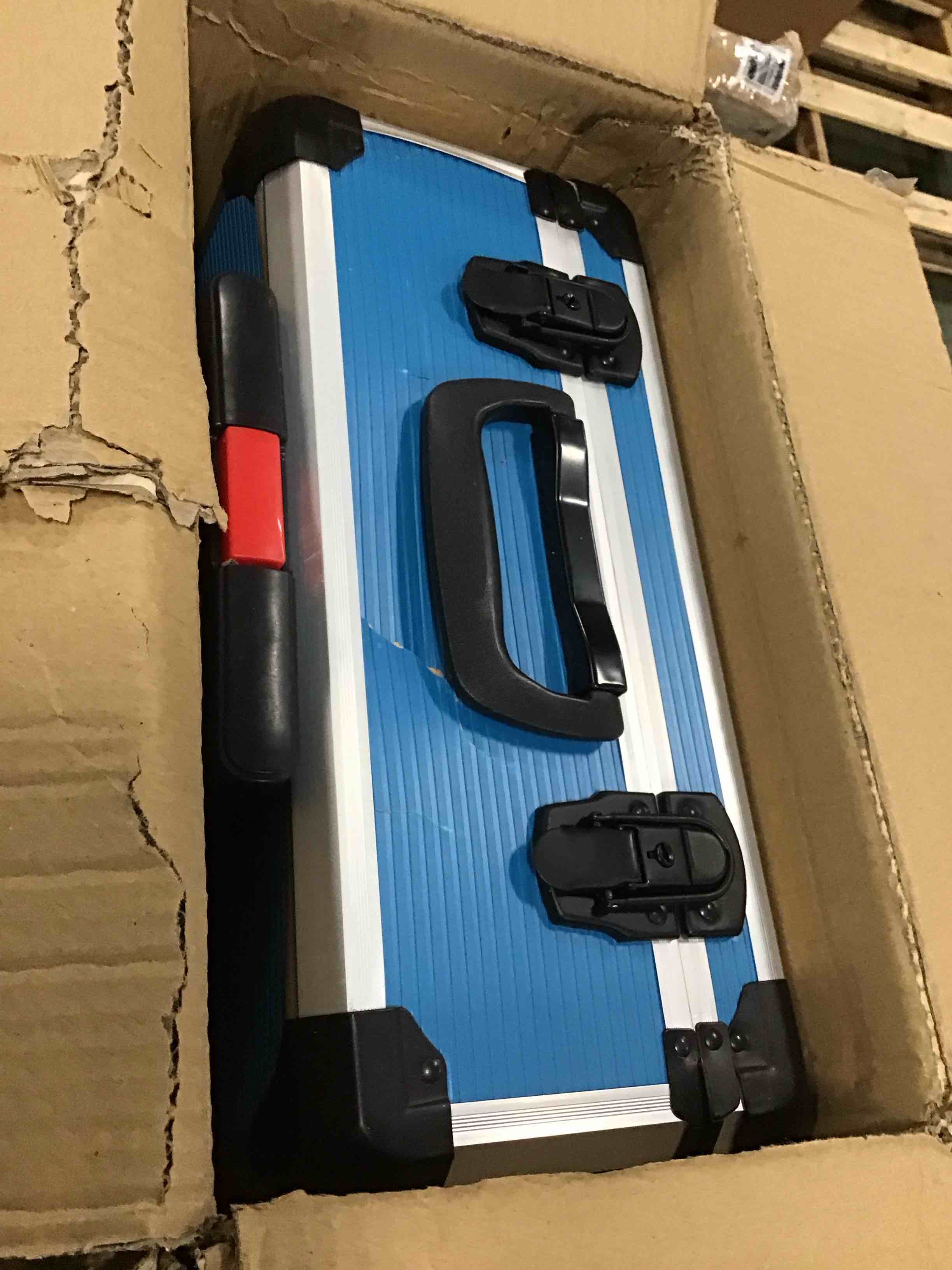 https://s3.amazonaws.com/lotting-images-prod/bidfta/PPE2270830_1747402189531.jpeg