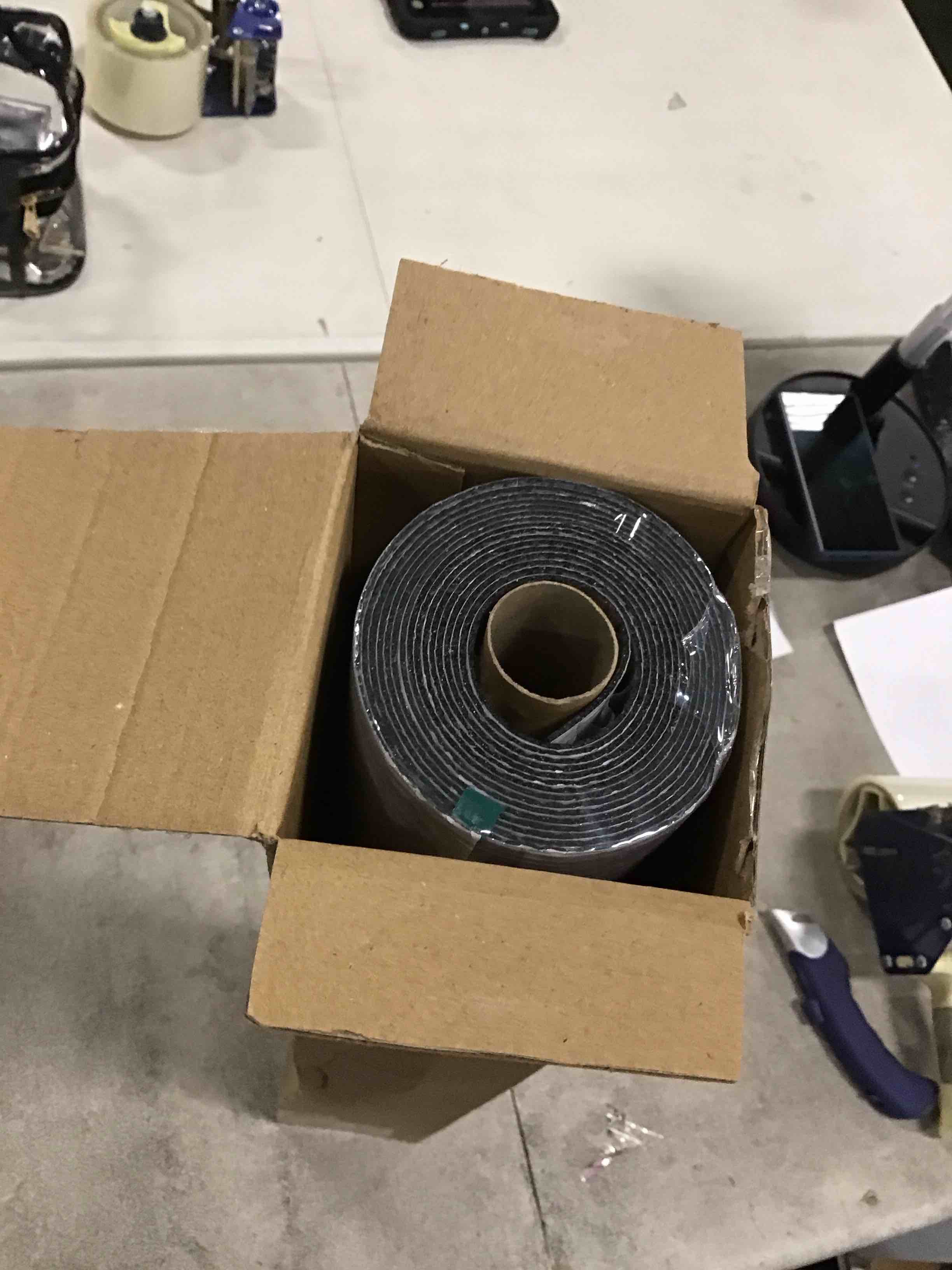 https://s3.amazonaws.com/lotting-images-prod/bidfta/PPE2270848_1747406288514.jpeg