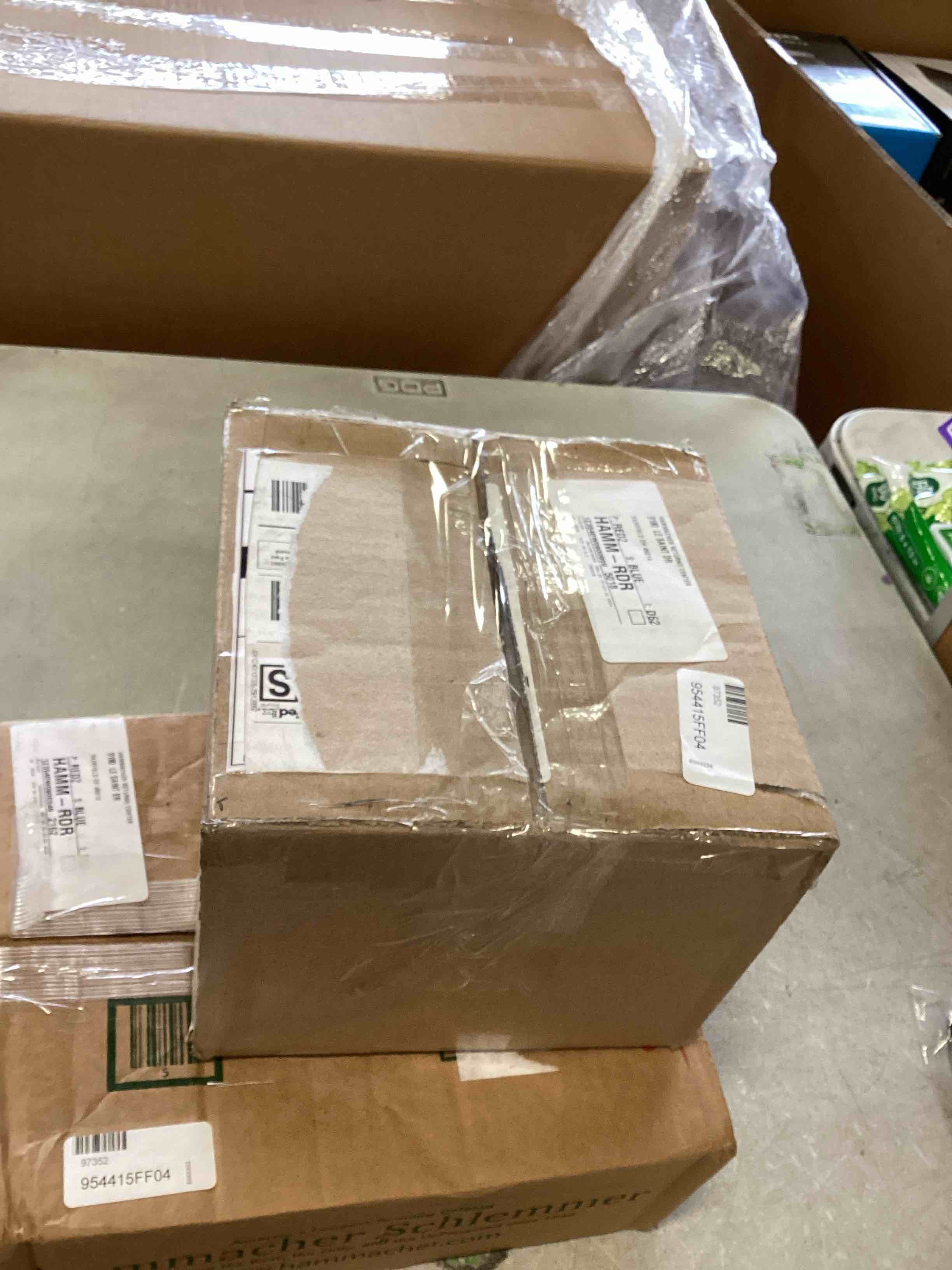 https://s3.amazonaws.com/lotting-images-prod/bidfta/PPE2271014_1747685490349.jpeg