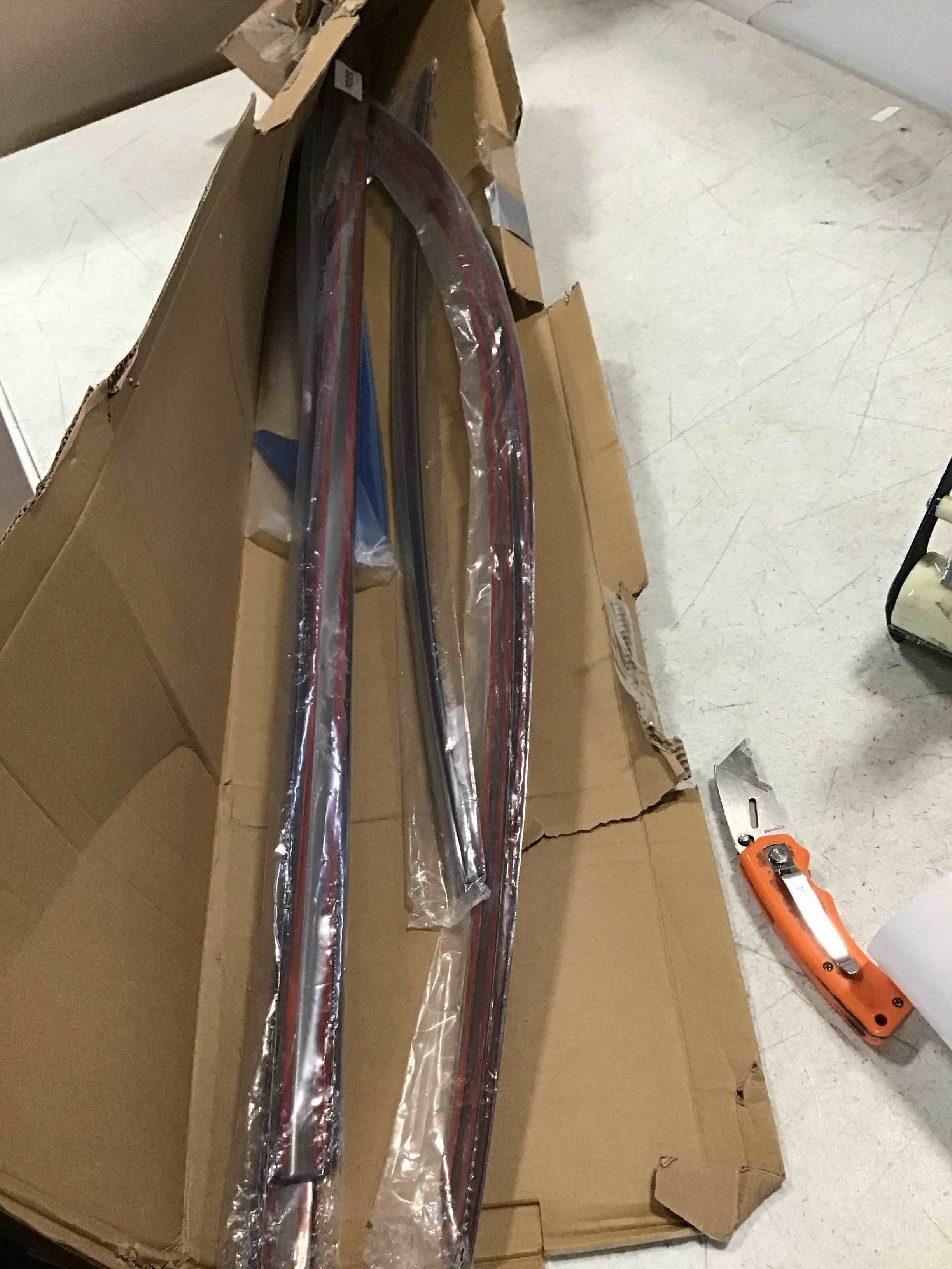 https://s3.amazonaws.com/lotting-images-prod/bidfta/PPE2271358_1747845705740.jpeg