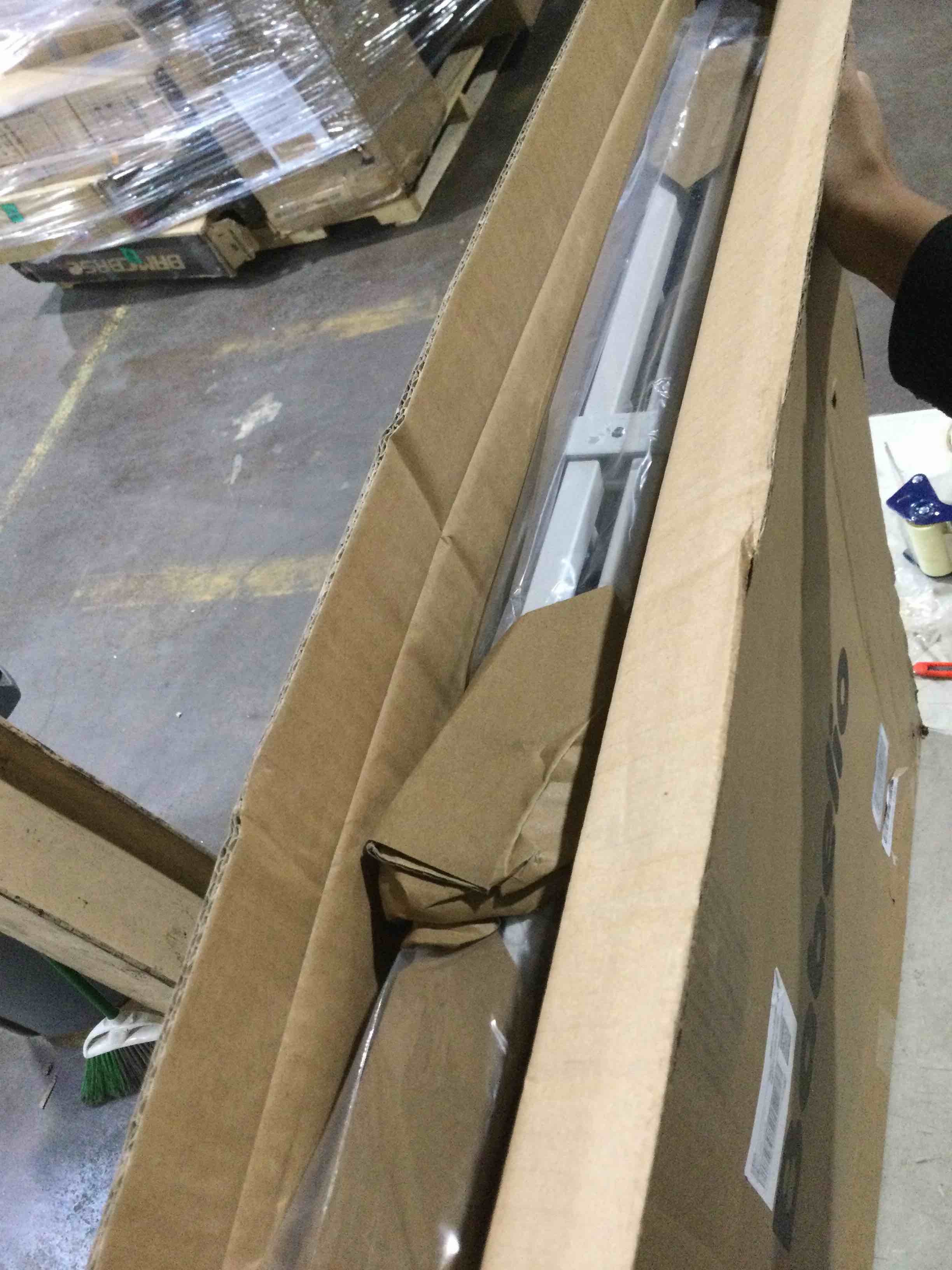 https://s3.amazonaws.com/lotting-images-prod/bidfta/PPE2272061_1741699540924.jpeg