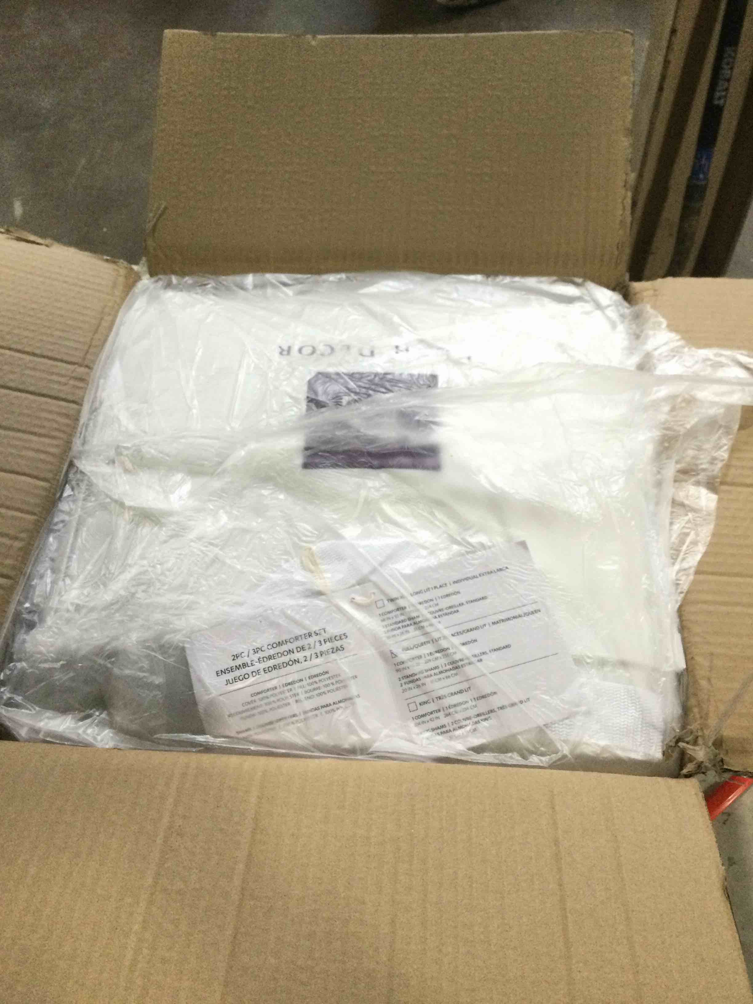 https://s3.amazonaws.com/lotting-images-prod/bidfta/PPE2272134_1741719871148.jpeg