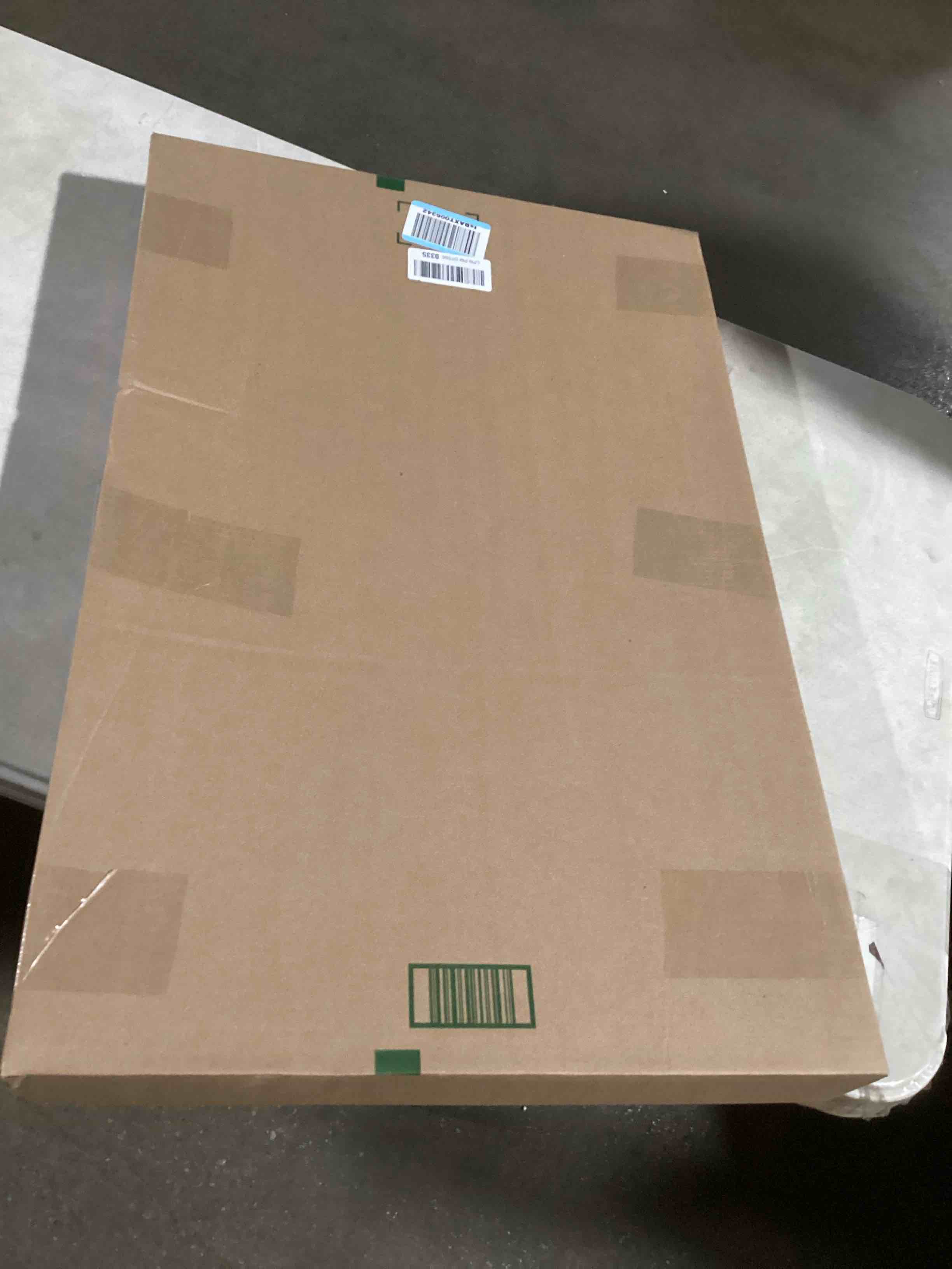 https://s3.amazonaws.com/lotting-images-prod/bidfta/PPE2272746_1744205178715.jpeg