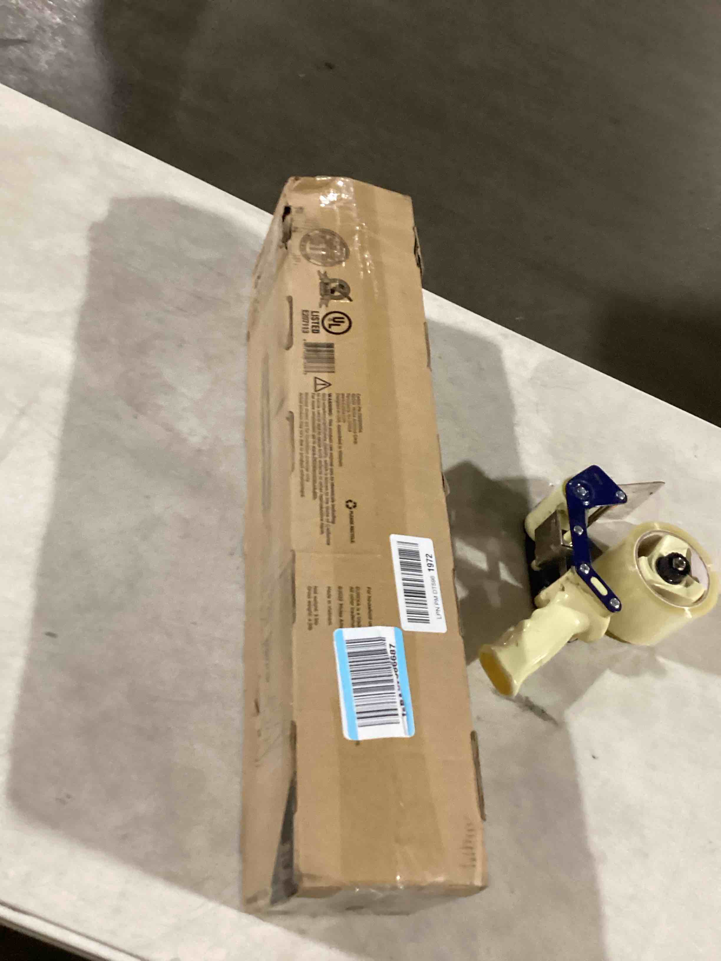 https://s3.amazonaws.com/lotting-images-prod/bidfta/PPE2273110_1744631191214.jpeg