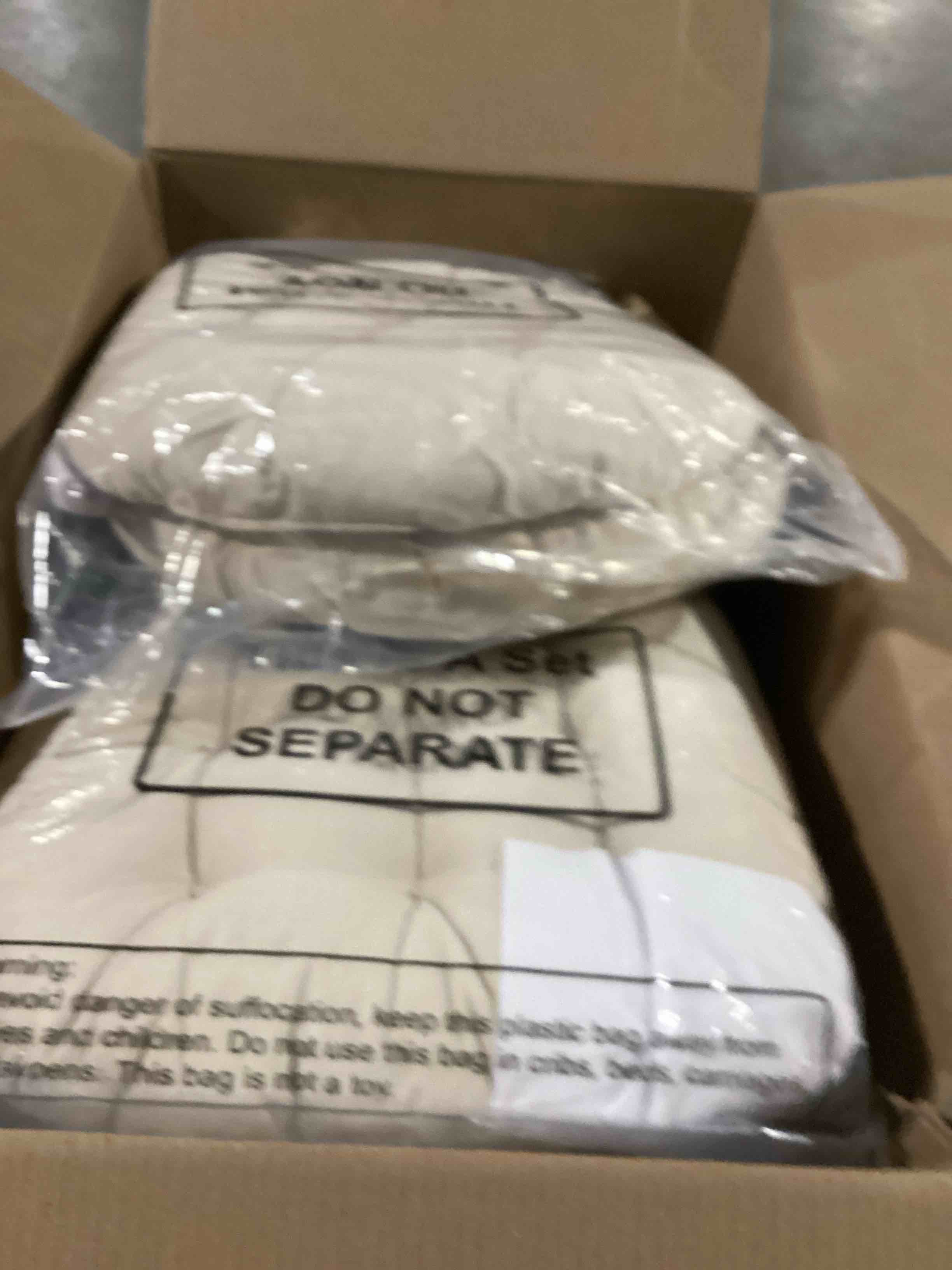 https://s3.amazonaws.com/lotting-images-prod/bidfta/PPE2273204_1744646080174.jpeg