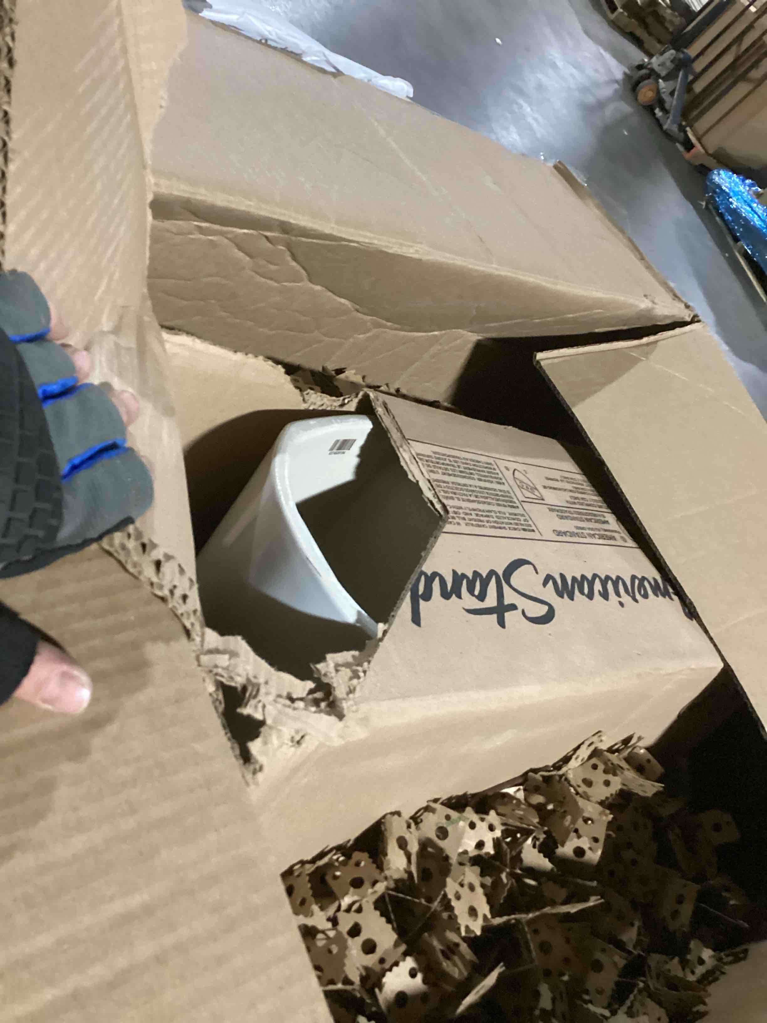 https://s3.amazonaws.com/lotting-images-prod/bidfta/PPE2273283_1744725719751.jpeg