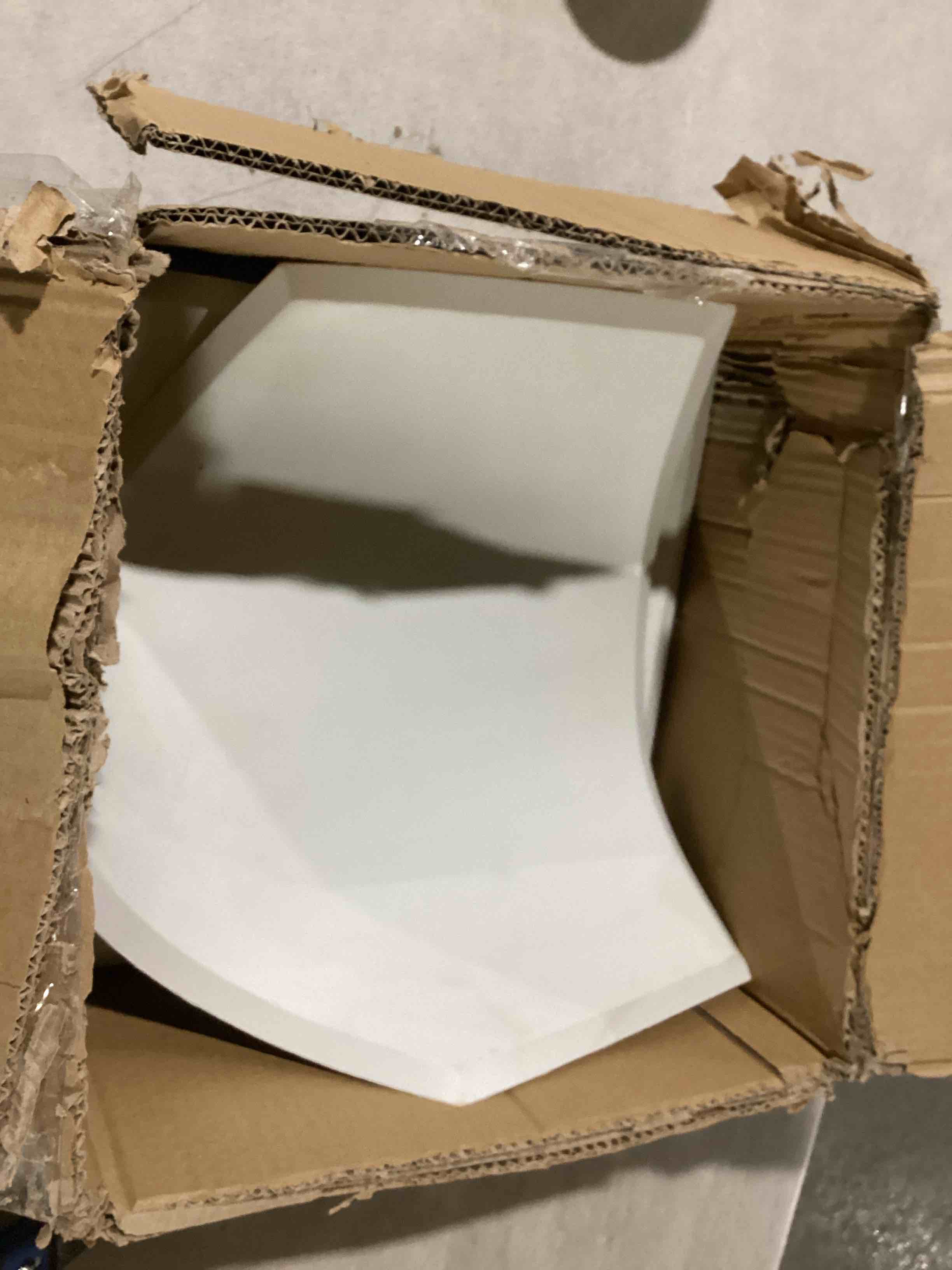 https://s3.amazonaws.com/lotting-images-prod/bidfta/PPE2273926_1745415317482.jpeg