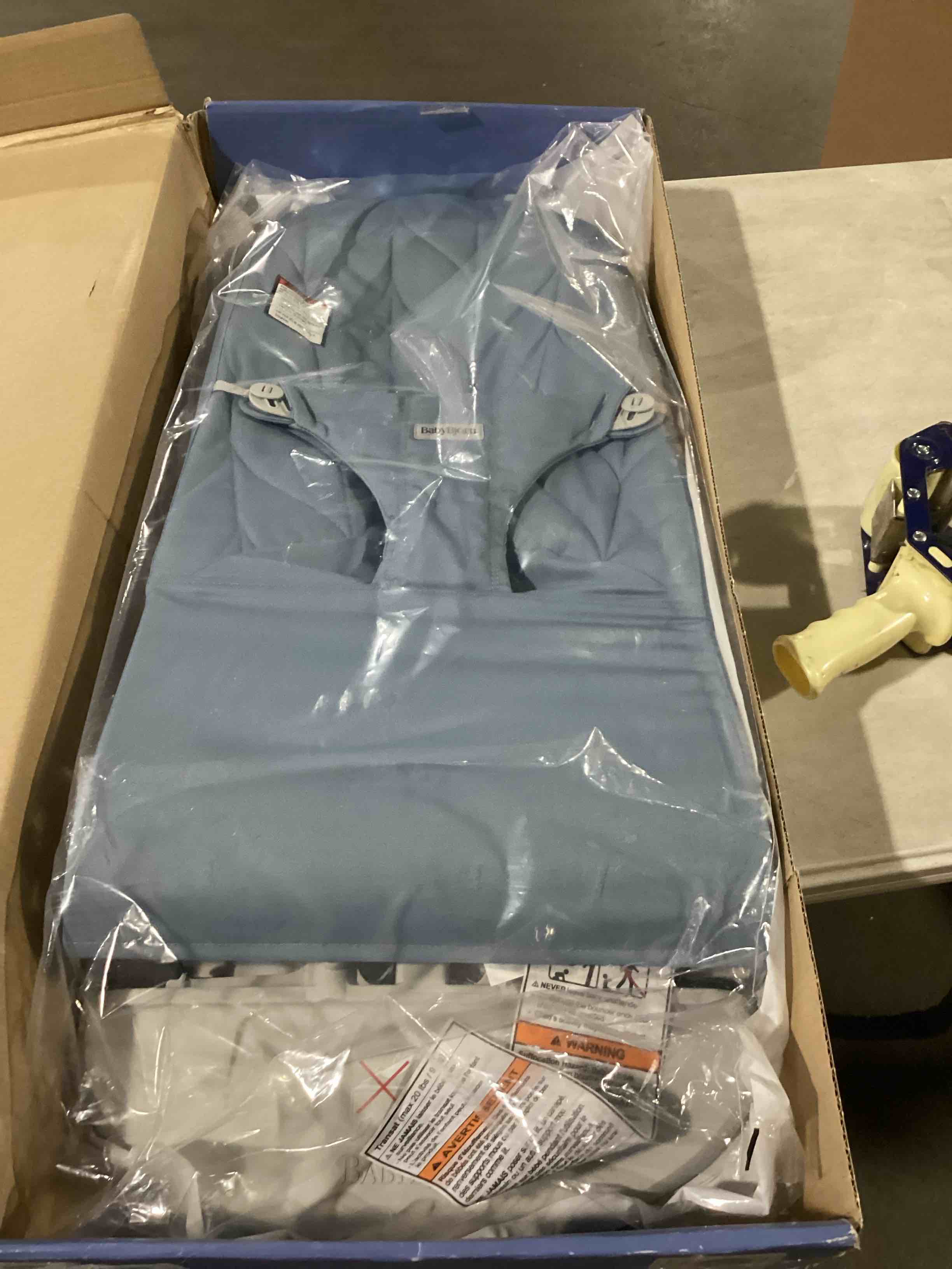 https://s3.amazonaws.com/lotting-images-prod/bidfta/PPE2273999_1745427216119.jpeg