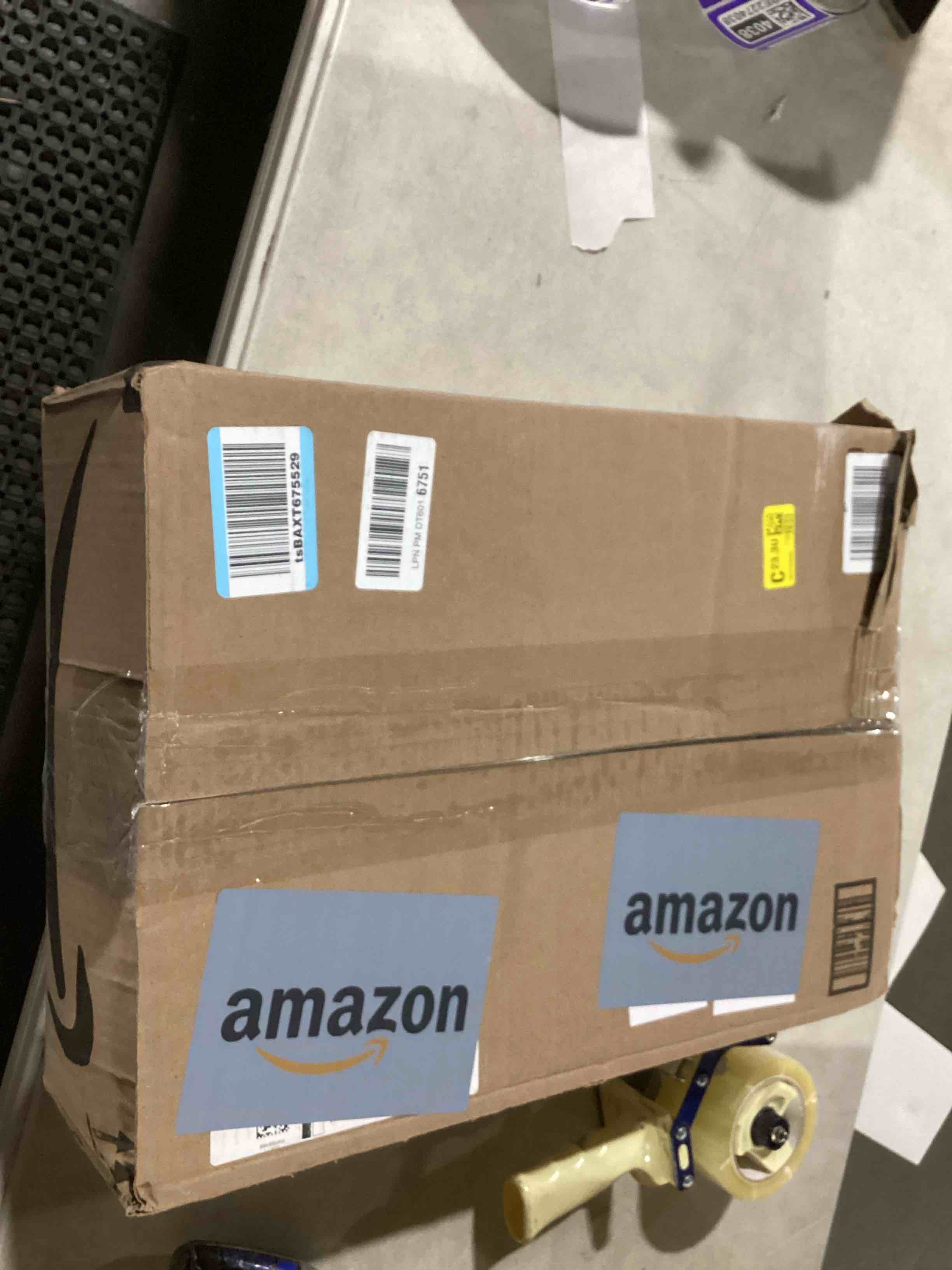 https://s3.amazonaws.com/lotting-images-prod/bidfta/PPE2274021_1745431434204.jpeg