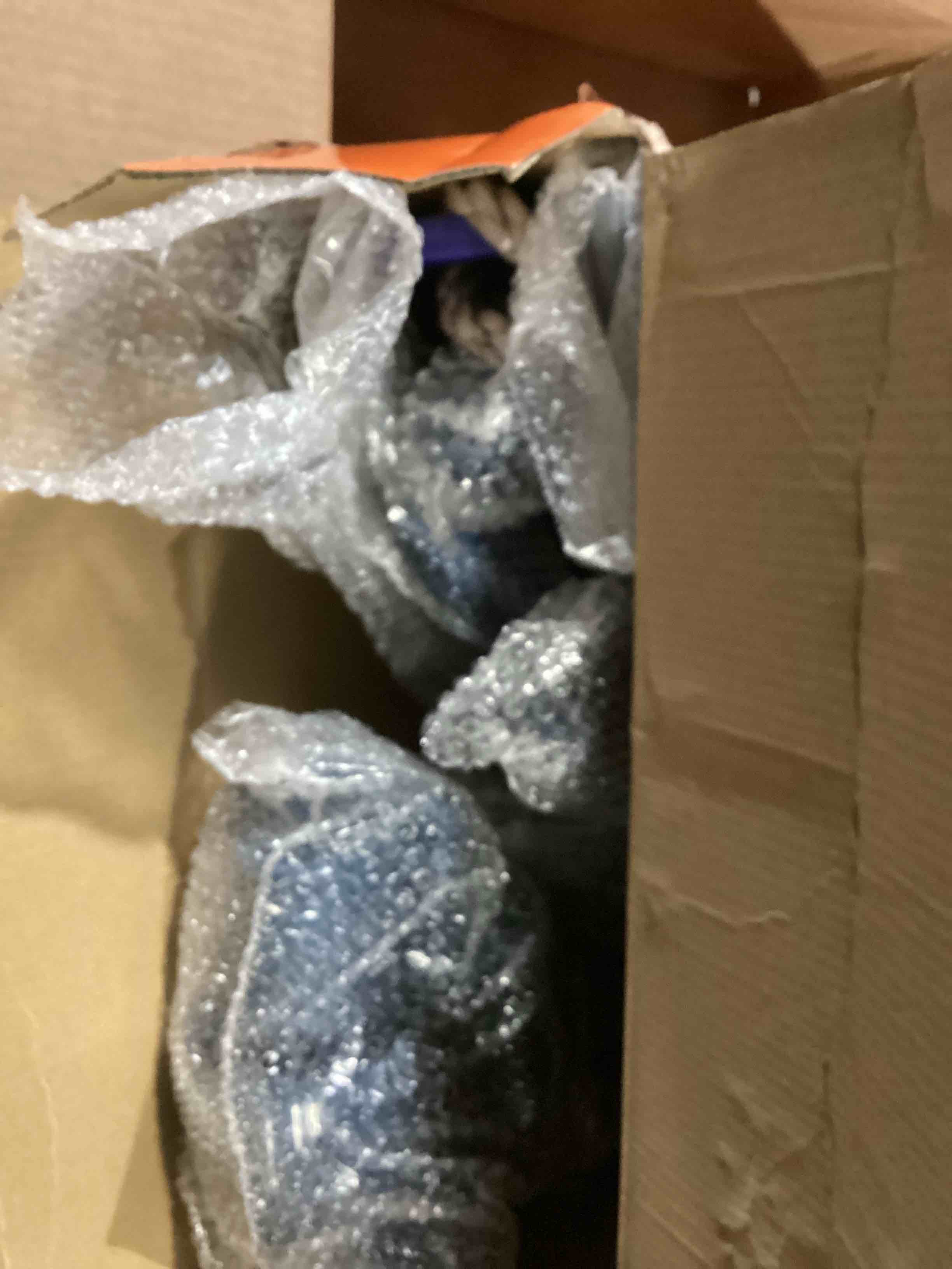 https://s3.amazonaws.com/lotting-images-prod/bidfta/PPE2274021_1745431508686.jpeg