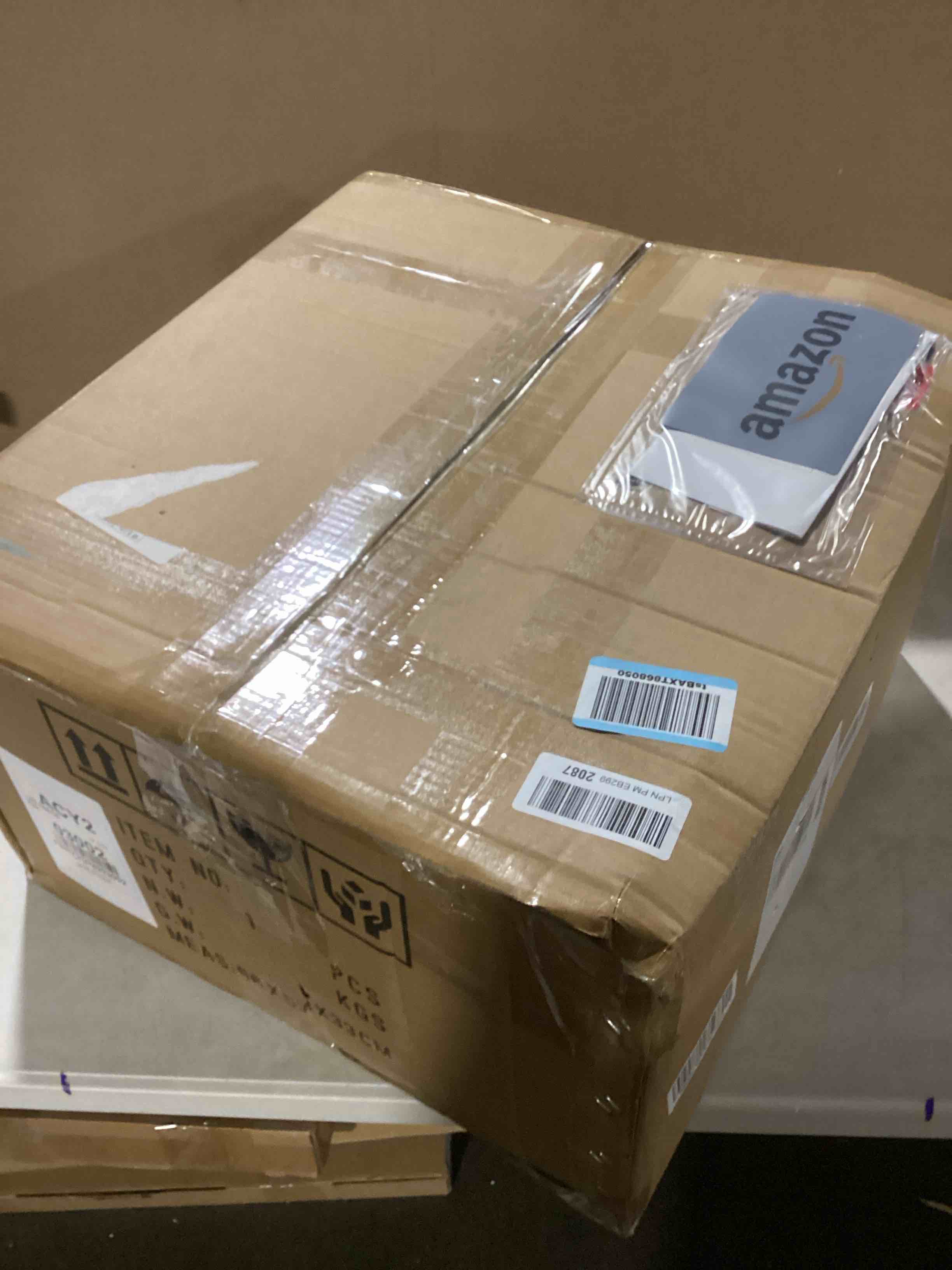https://s3.amazonaws.com/lotting-images-prod/bidfta/PPE2274889_1749038229039.jpeg