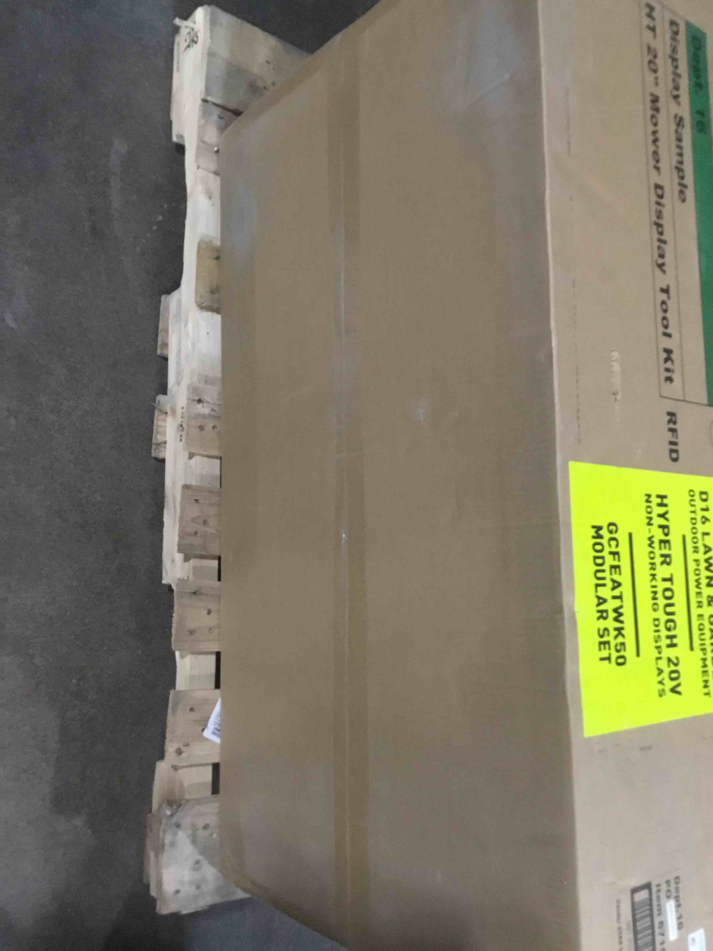 https://s3.amazonaws.com/lotting-images-prod/bidfta/PPE2275365_1741890987029.jpeg