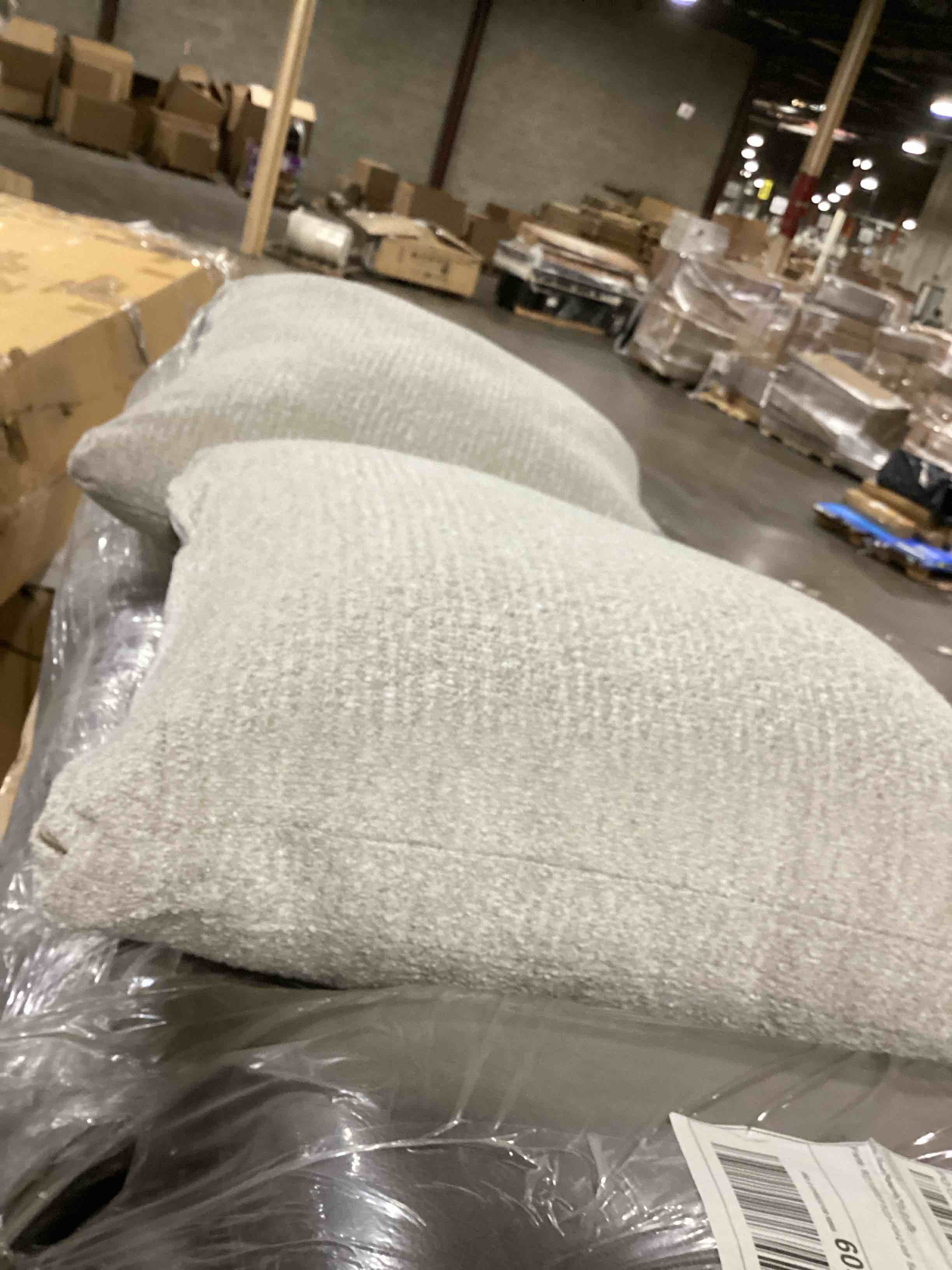 https://s3.amazonaws.com/lotting-images-prod/bidfta/PPE2275416_1742308359410.jpeg