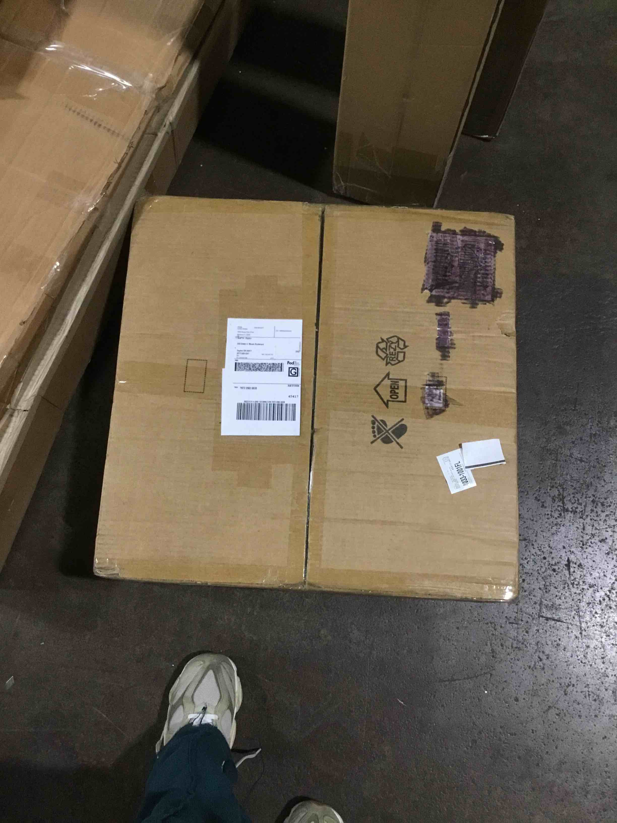 https://s3.amazonaws.com/lotting-images-prod/bidfta/PPE2275544_1742486591040.jpeg