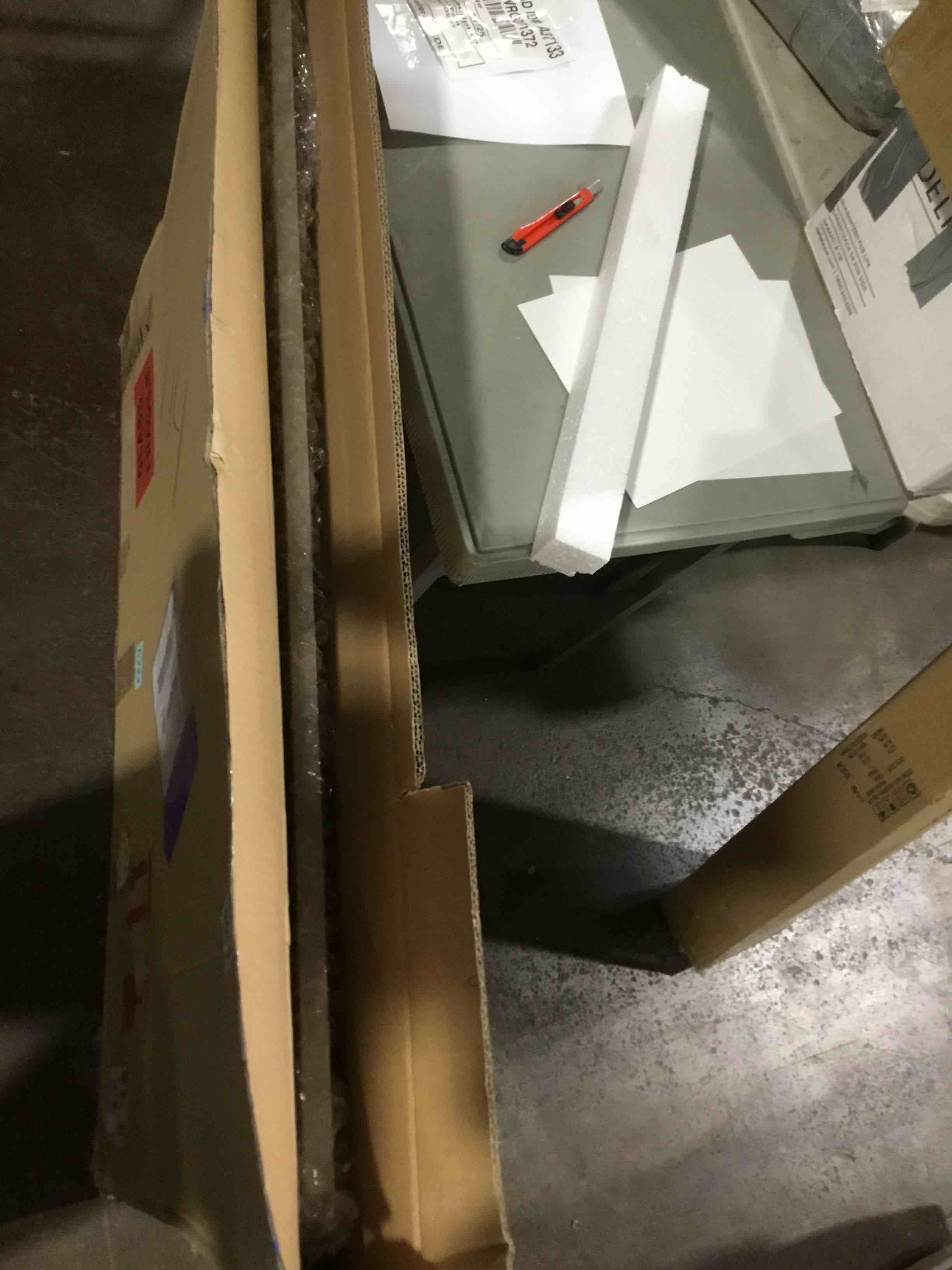 https://s3.amazonaws.com/lotting-images-prod/bidfta/PPE2275557_1742489579721.jpeg