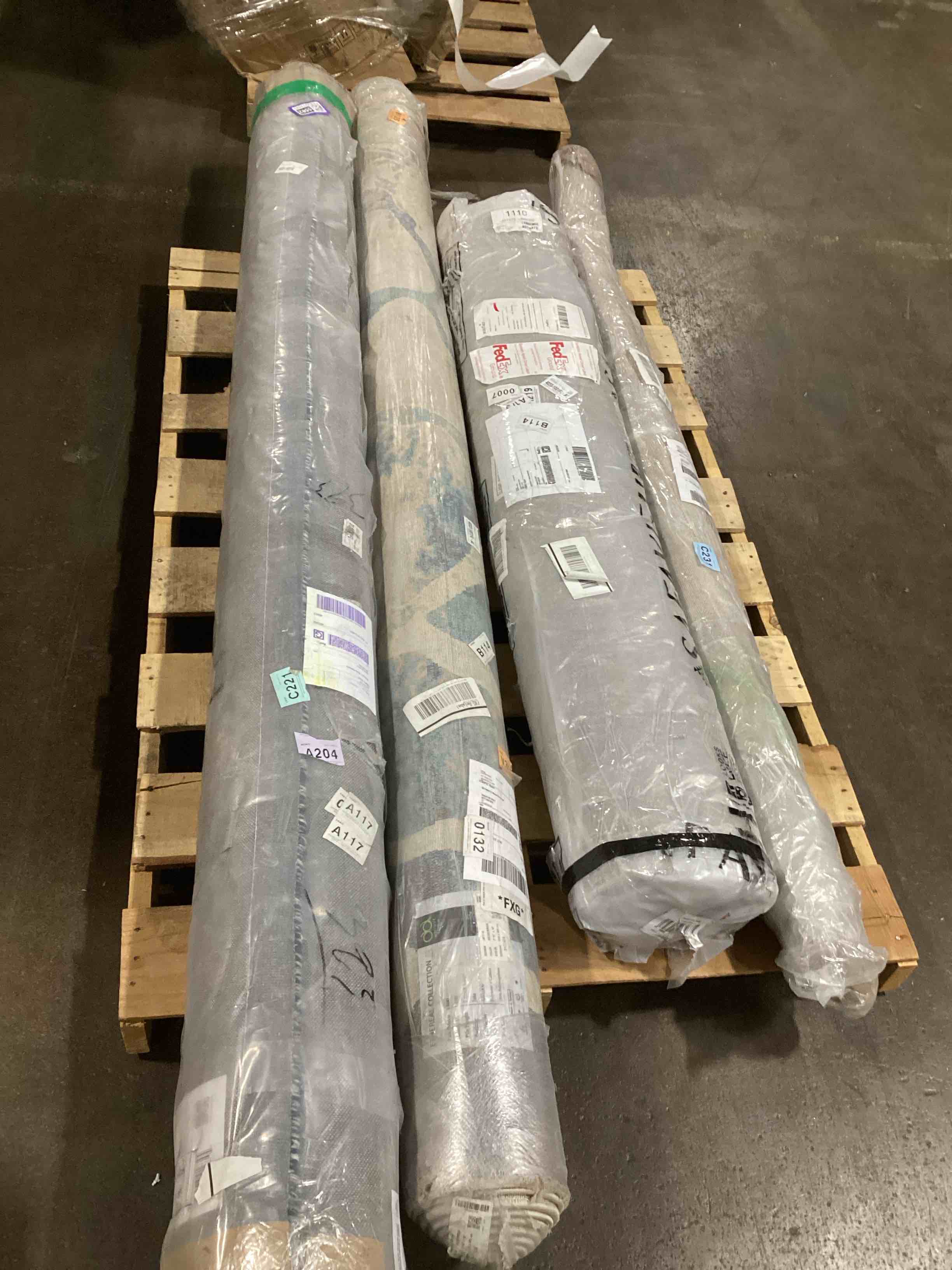 https://s3.amazonaws.com/lotting-images-prod/bidfta/PPE2275584_1742496581103.jpeg
