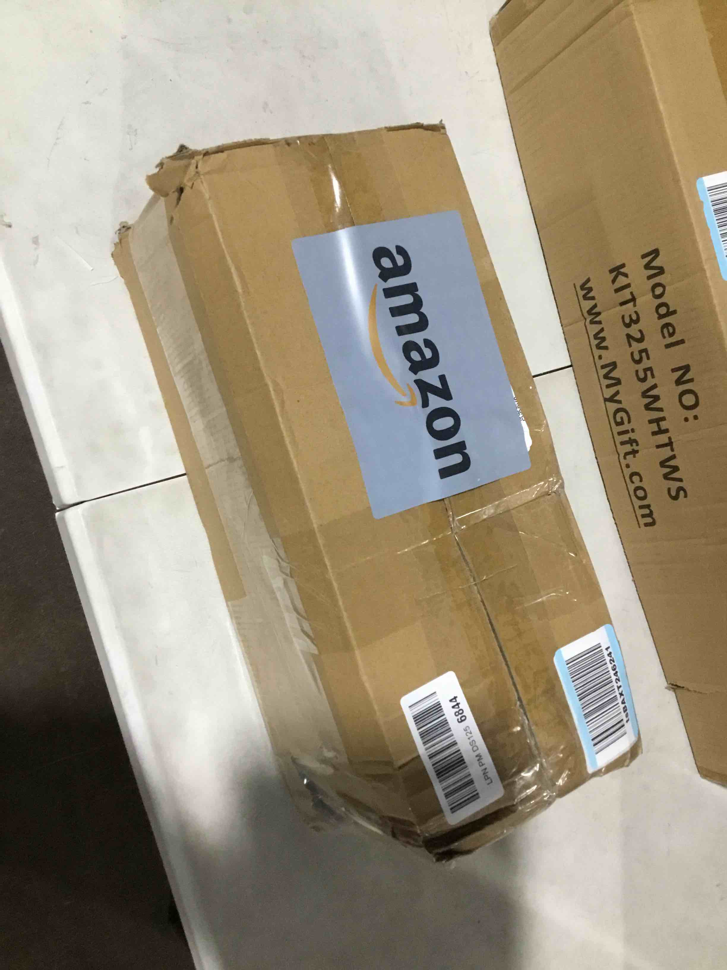 https://s3.amazonaws.com/lotting-images-prod/bidfta/PPE2275745_1742902863181.jpeg