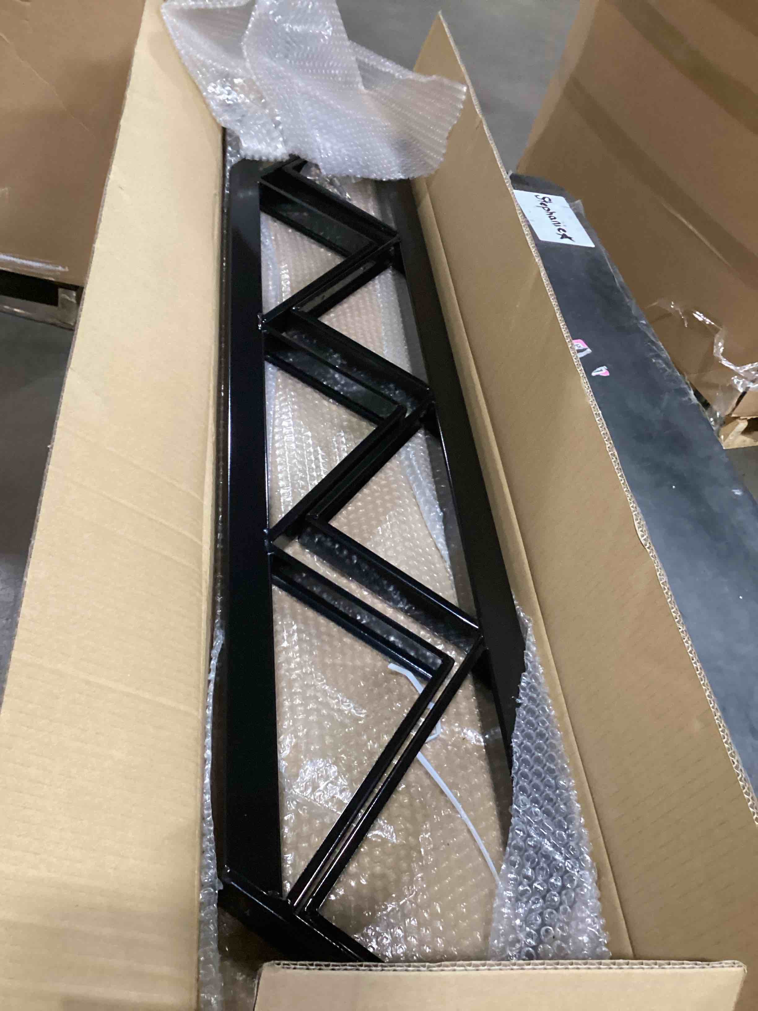 https://s3.amazonaws.com/lotting-images-prod/bidfta/PPE2276523_1743612651874.jpeg