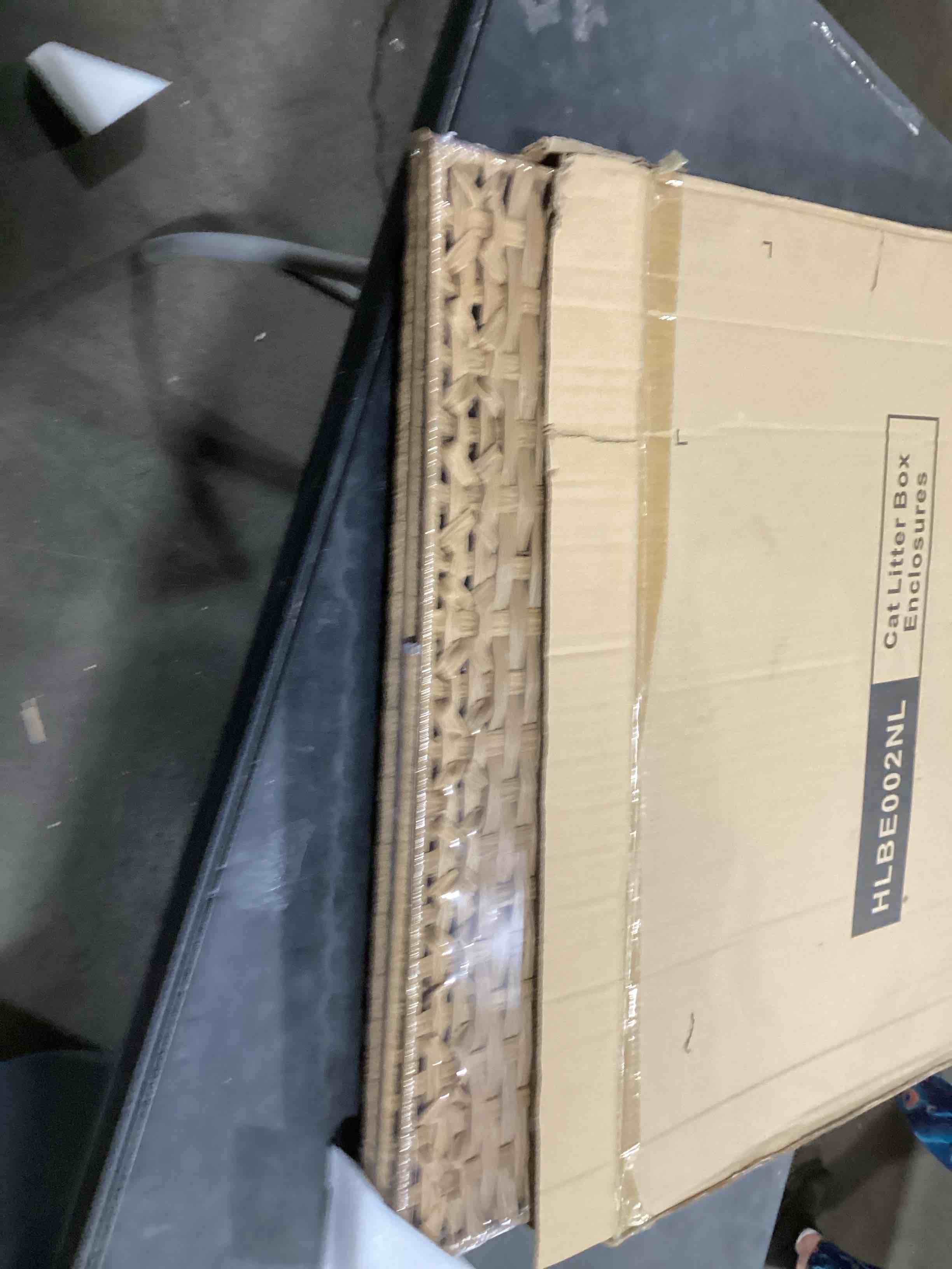 https://s3.amazonaws.com/lotting-images-prod/bidfta/PPE2276568_1743621115661.jpeg