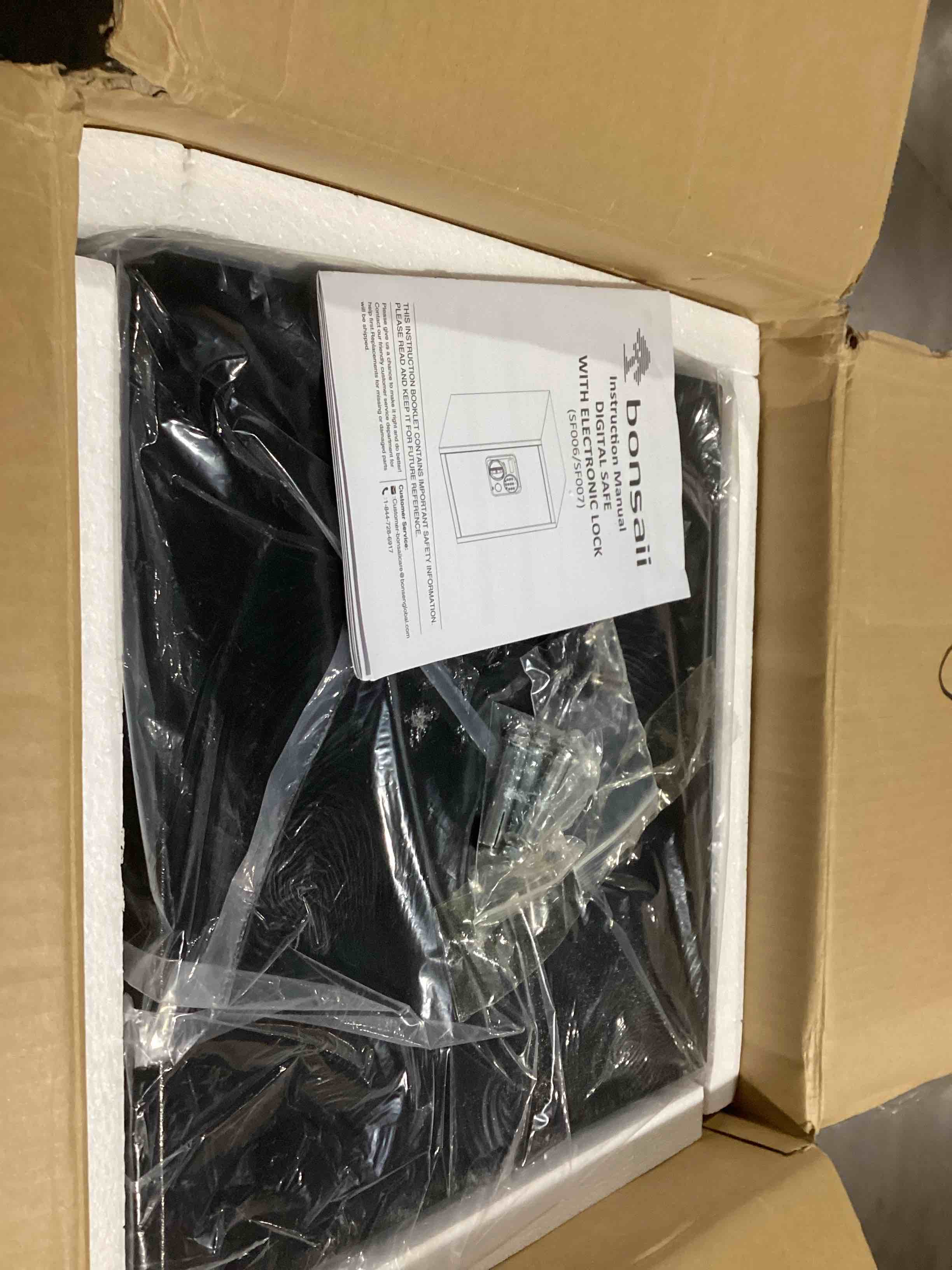 https://s3.amazonaws.com/lotting-images-prod/bidfta/PPE2277306_1744628689330.jpeg