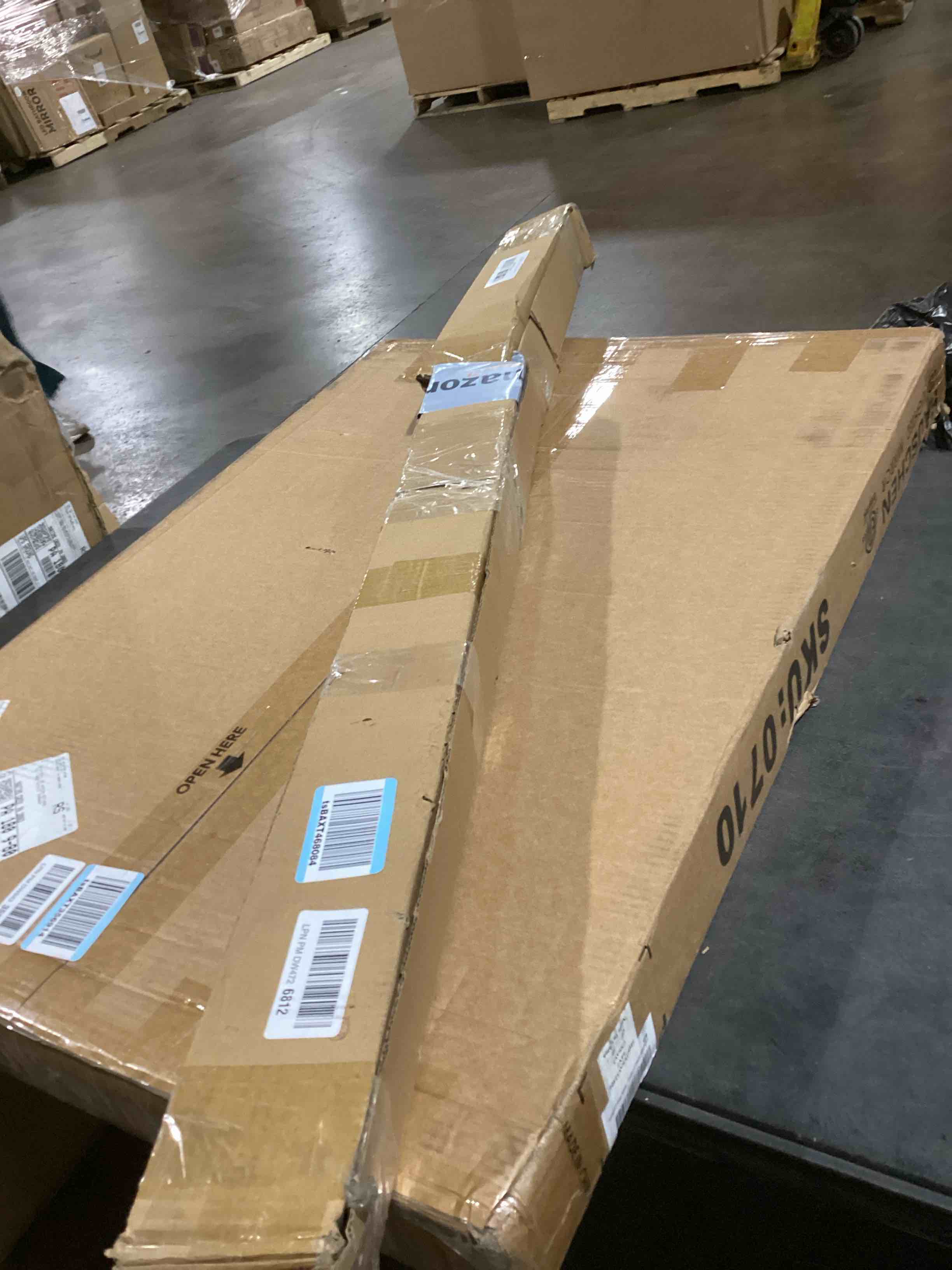 https://s3.amazonaws.com/lotting-images-prod/bidfta/PPE2277319_1744631093335.jpeg