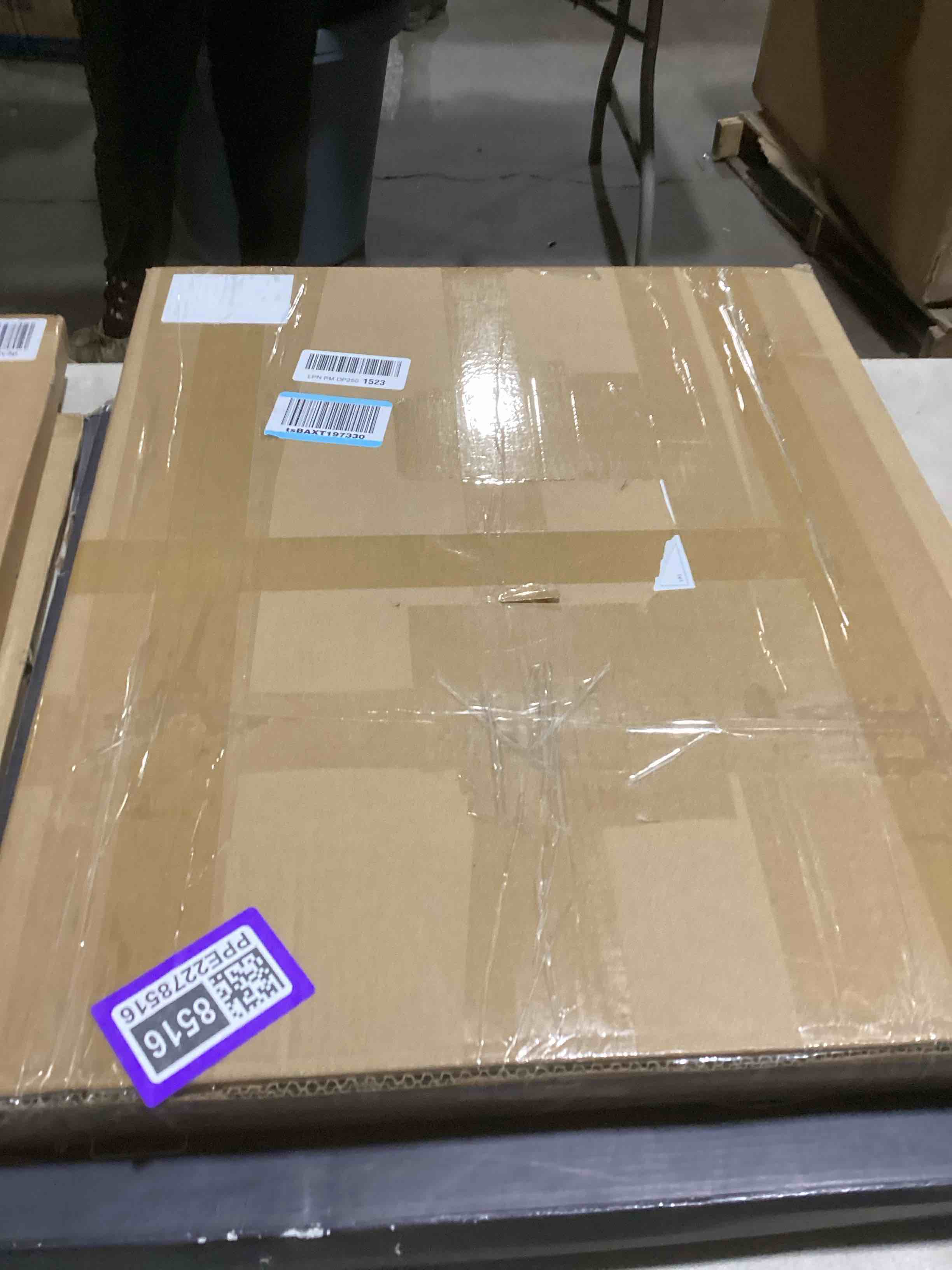 https://s3.amazonaws.com/lotting-images-prod/bidfta/PPE2278516_1743601758529.jpeg