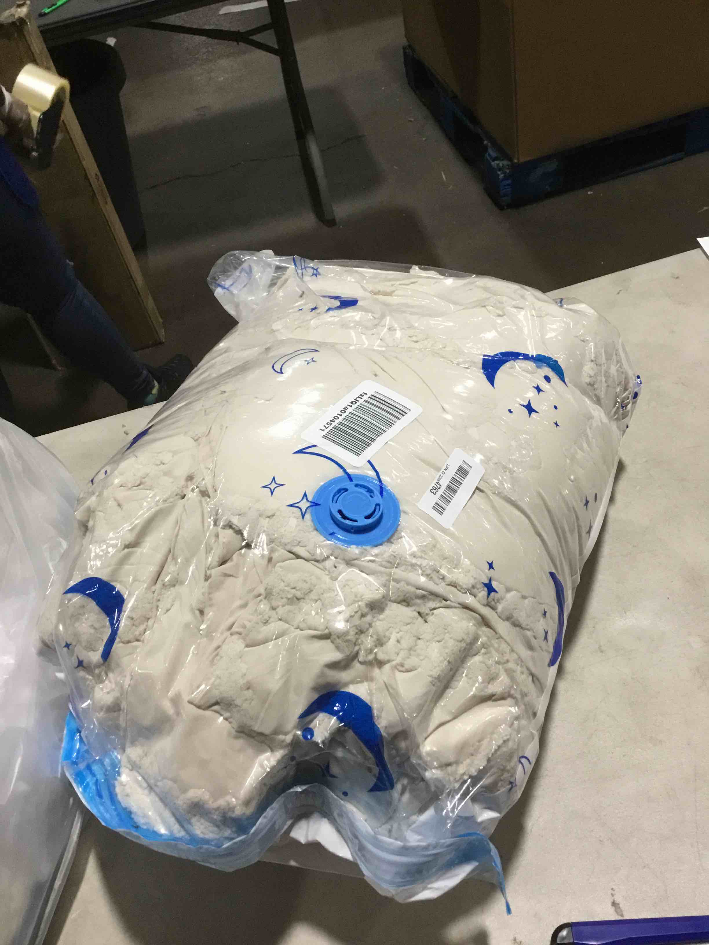 https://s3.amazonaws.com/lotting-images-prod/bidfta/PPE2278673_1743680840366.jpeg