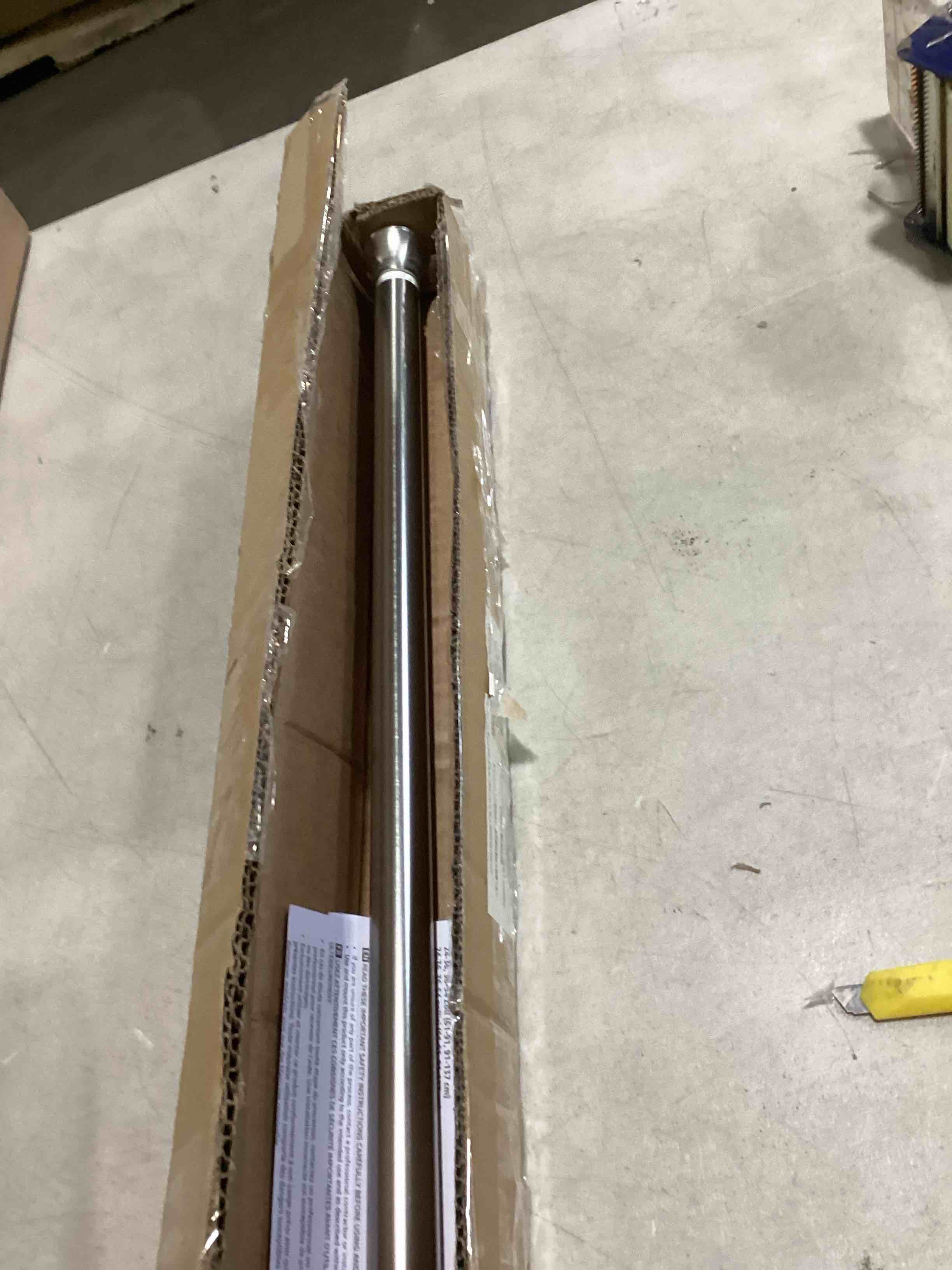 https://s3.amazonaws.com/lotting-images-prod/bidfta/PPE2279027_1744132232227.jpeg