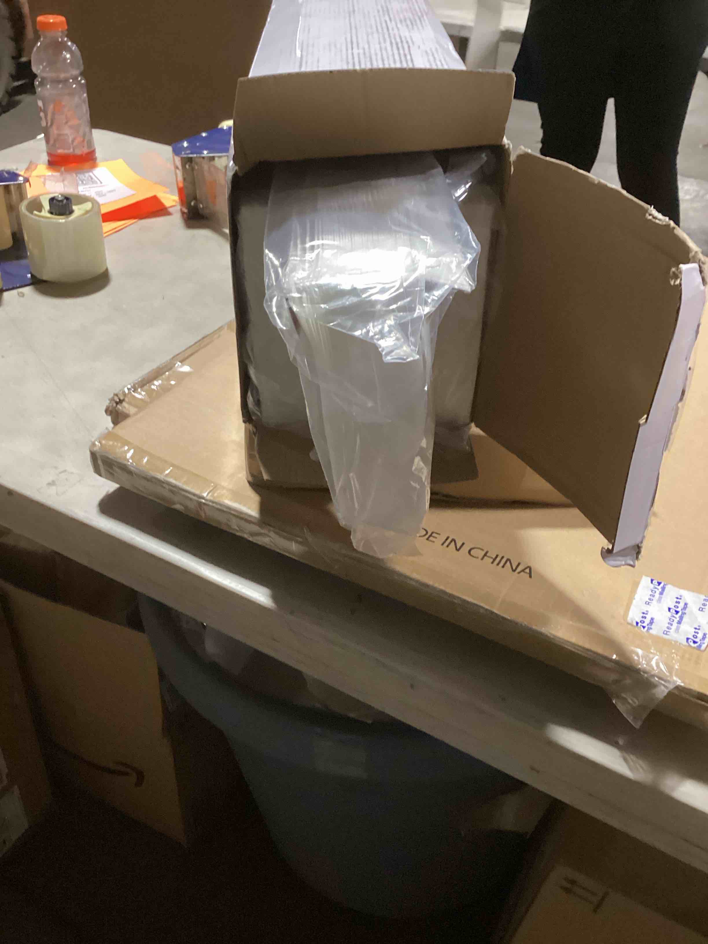 https://s3.amazonaws.com/lotting-images-prod/bidfta/PPE2279415_1744386091621.jpeg