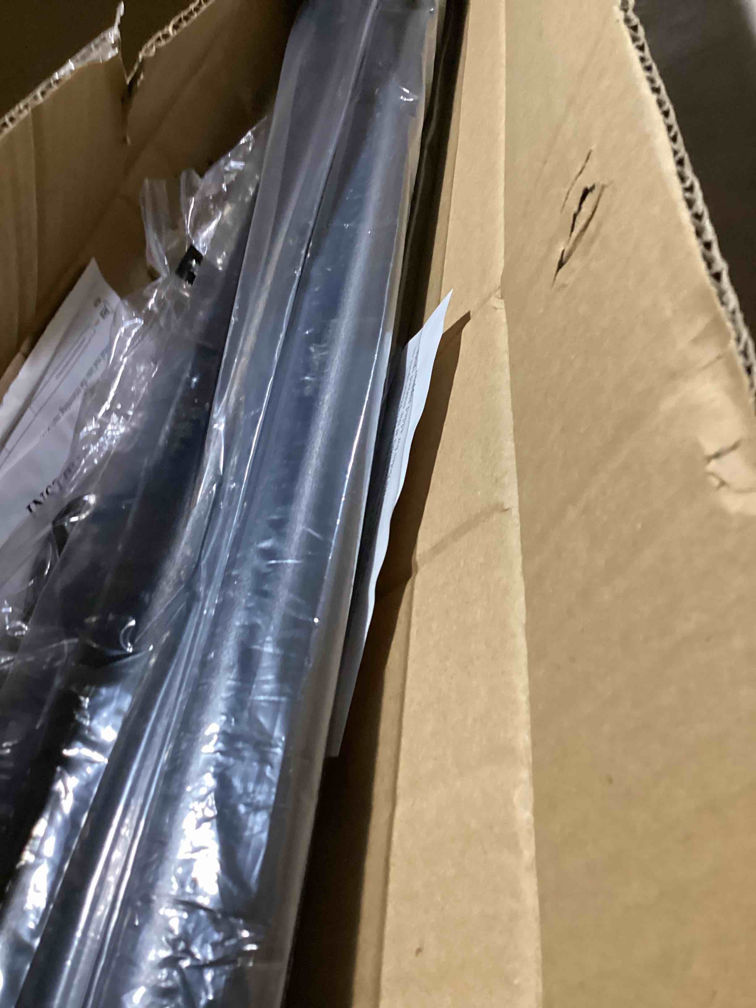 https://s3.amazonaws.com/lotting-images-prod/bidfta/PPE2280182_1745587724947.jpeg