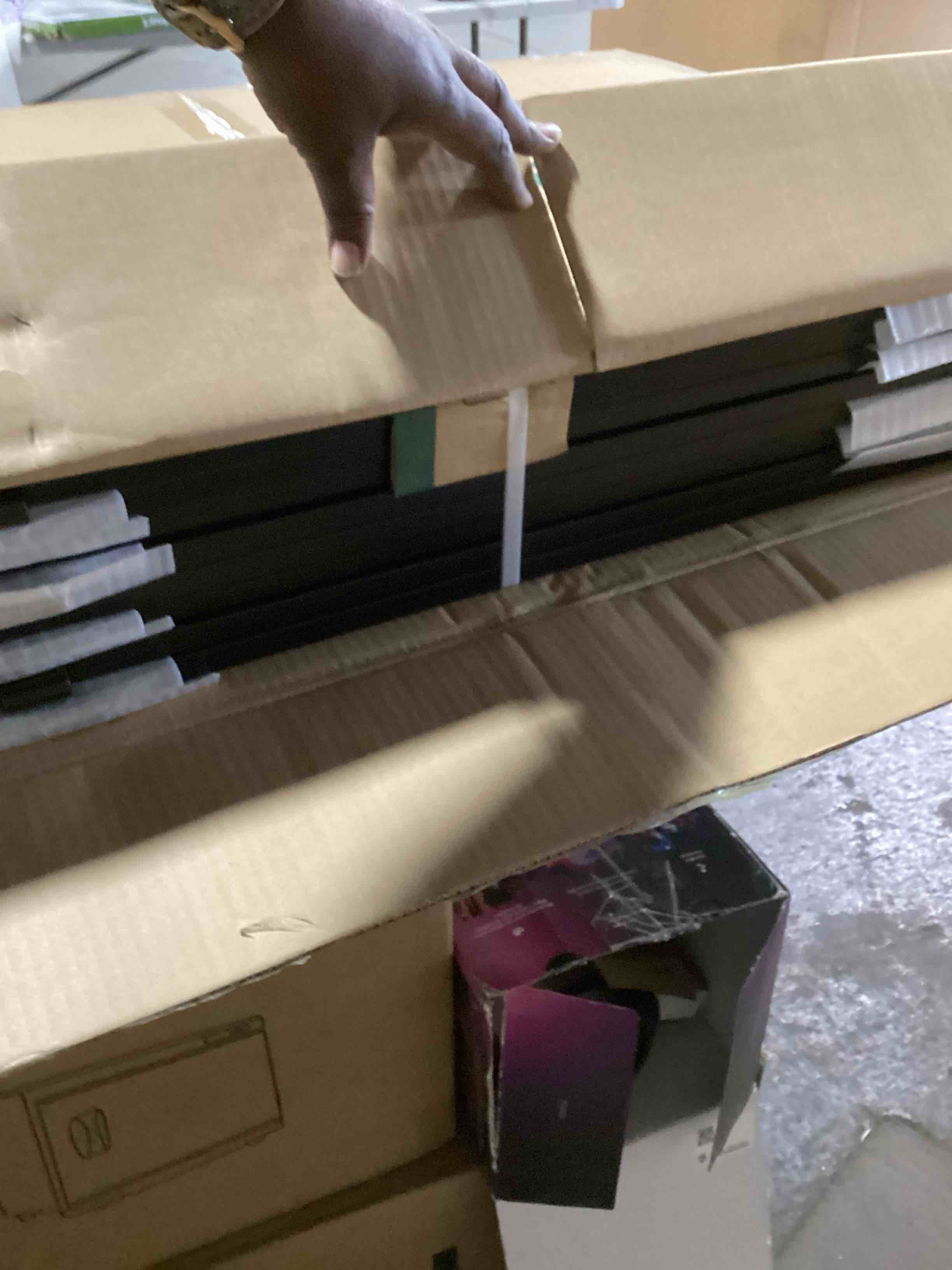 https://s3.amazonaws.com/lotting-images-prod/bidfta/PPE2280414_1745945327421.jpeg