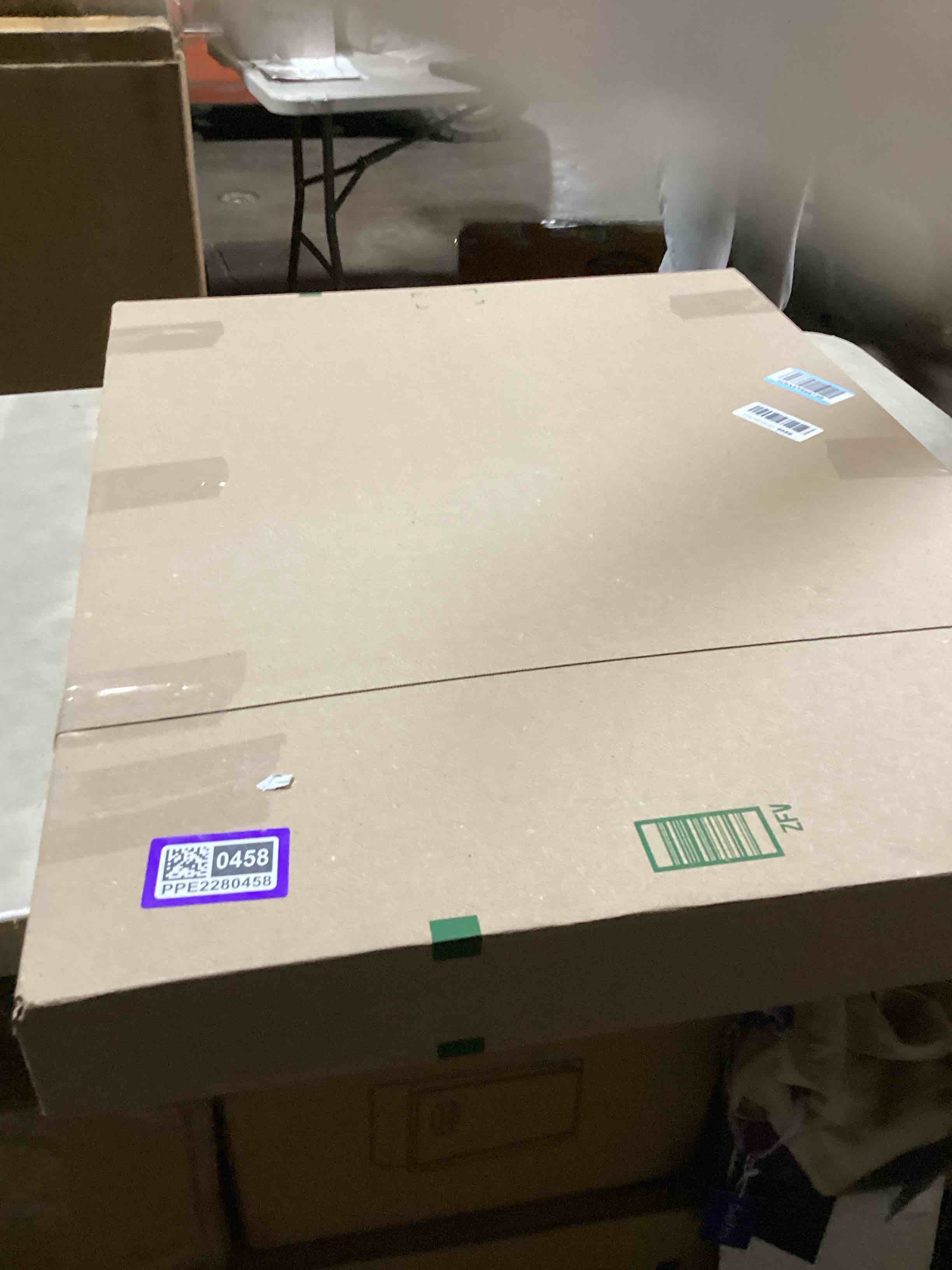 https://s3.amazonaws.com/lotting-images-prod/bidfta/PPE2280458_1745954262567.jpeg