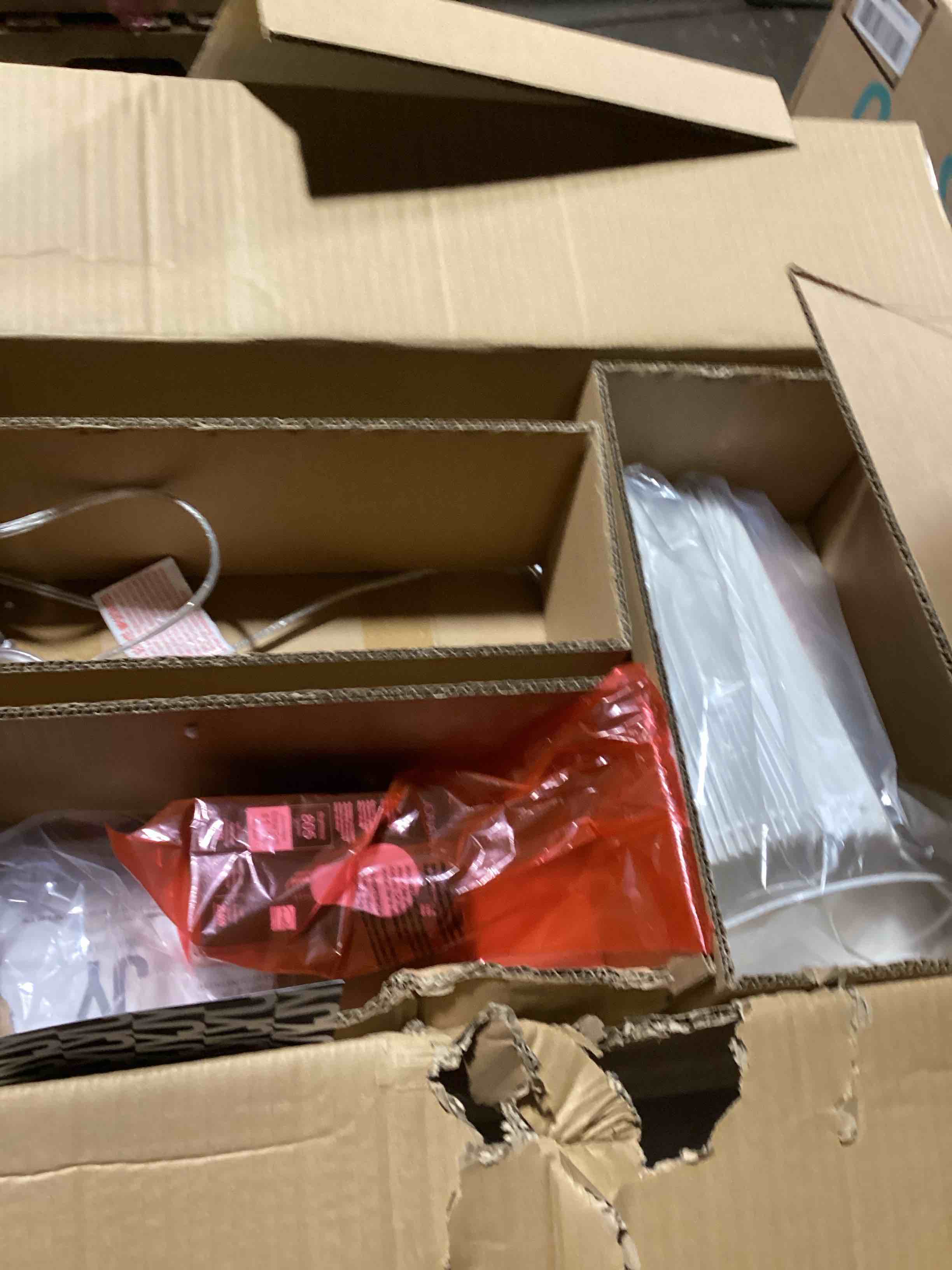 https://s3.amazonaws.com/lotting-images-prod/bidfta/PPE2280632_1746122024089.jpeg