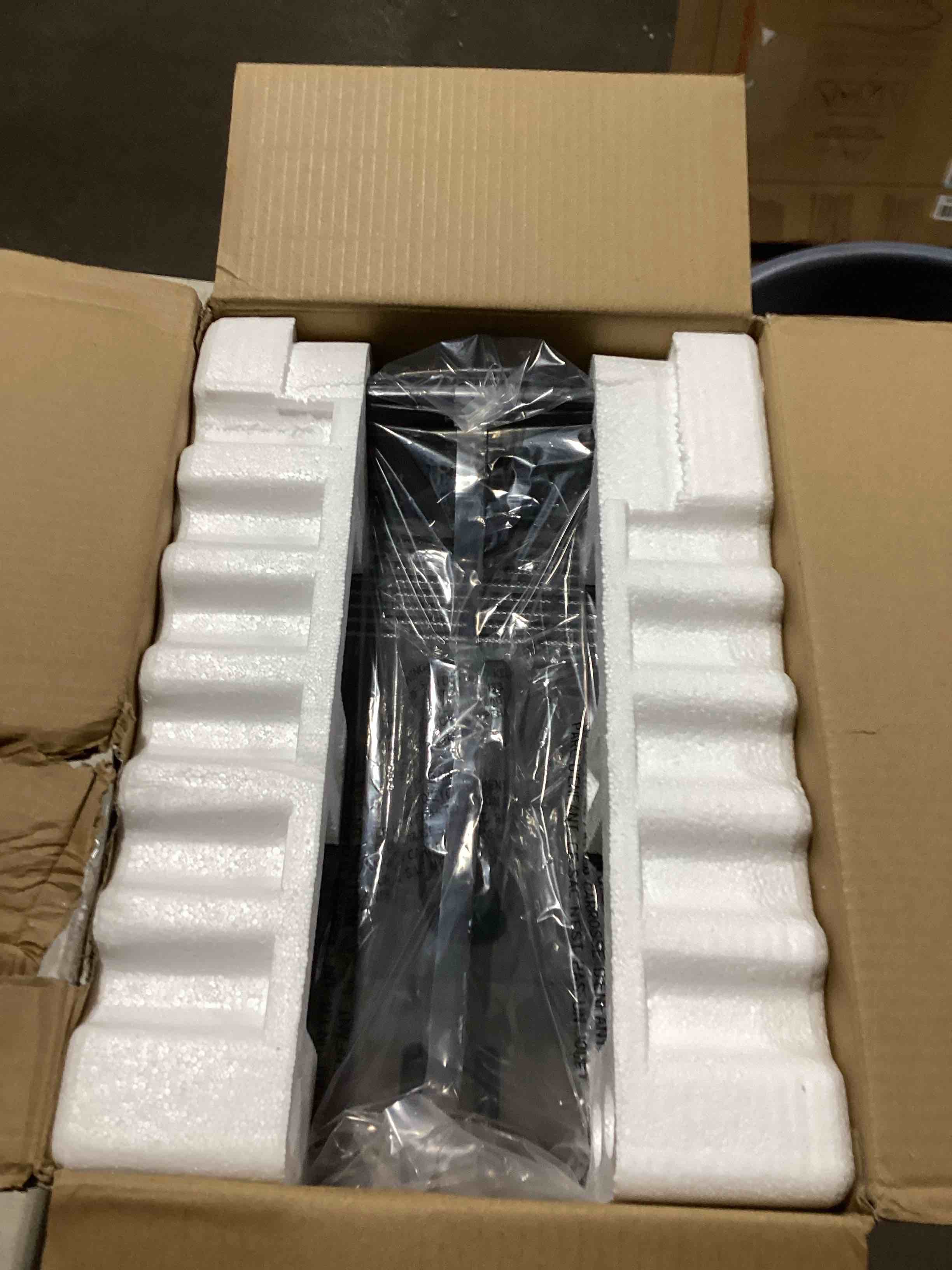 https://s3.amazonaws.com/lotting-images-prod/bidfta/PPE2280689_1746184677928.jpeg