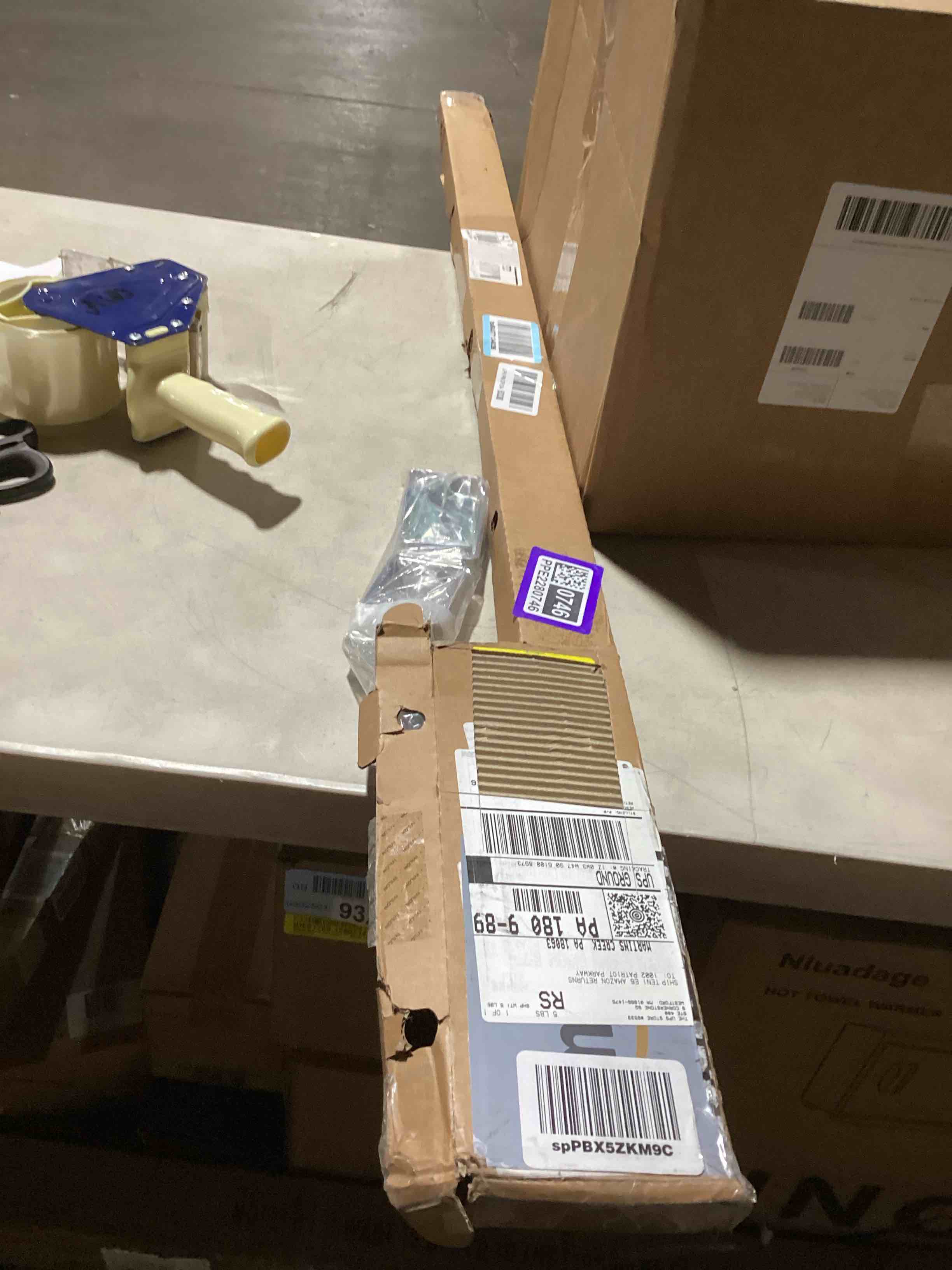 https://s3.amazonaws.com/lotting-images-prod/bidfta/PPE2280746_1746196240322.jpeg