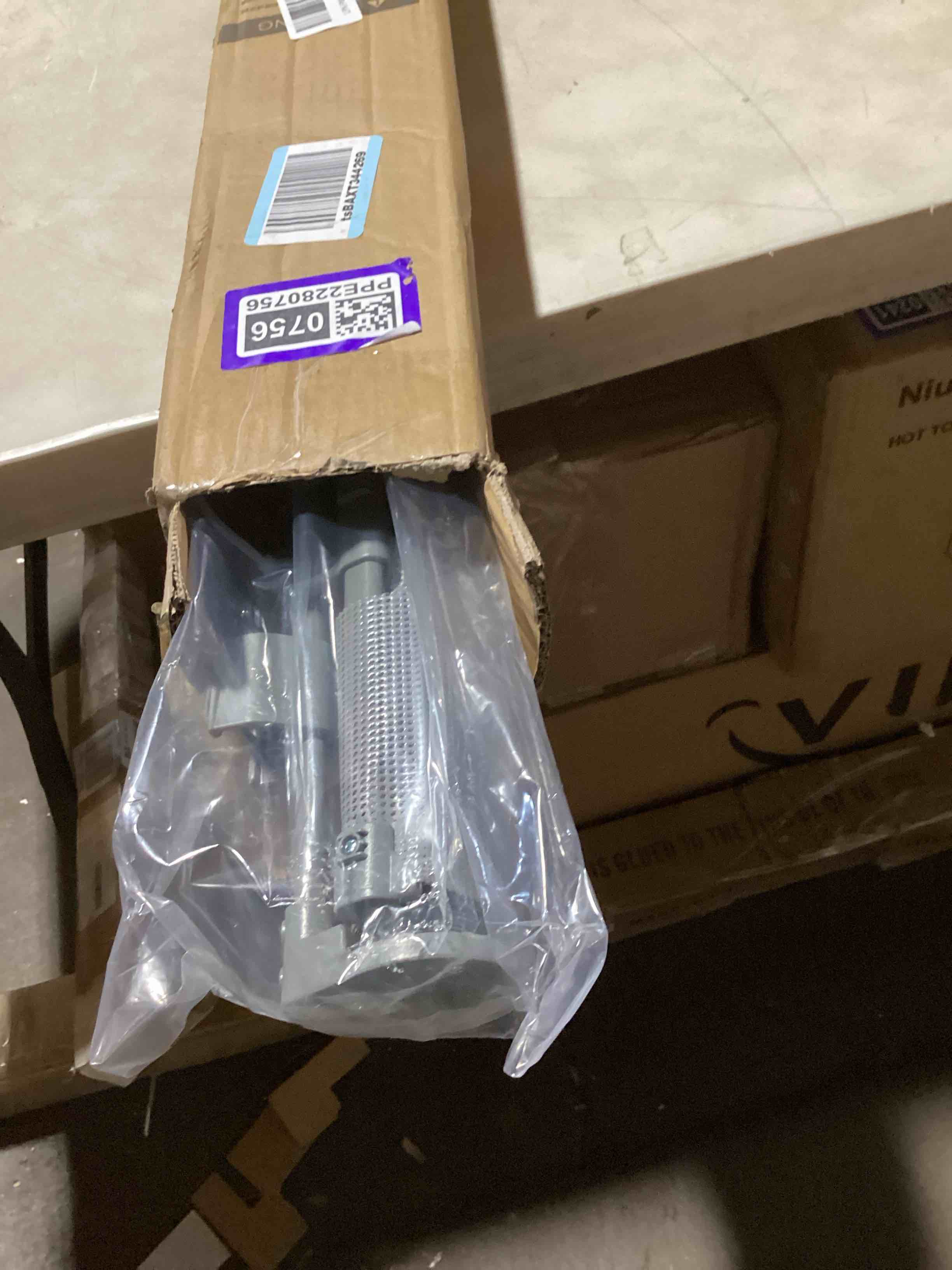 https://s3.amazonaws.com/lotting-images-prod/bidfta/PPE2280756_1746202218434.jpeg