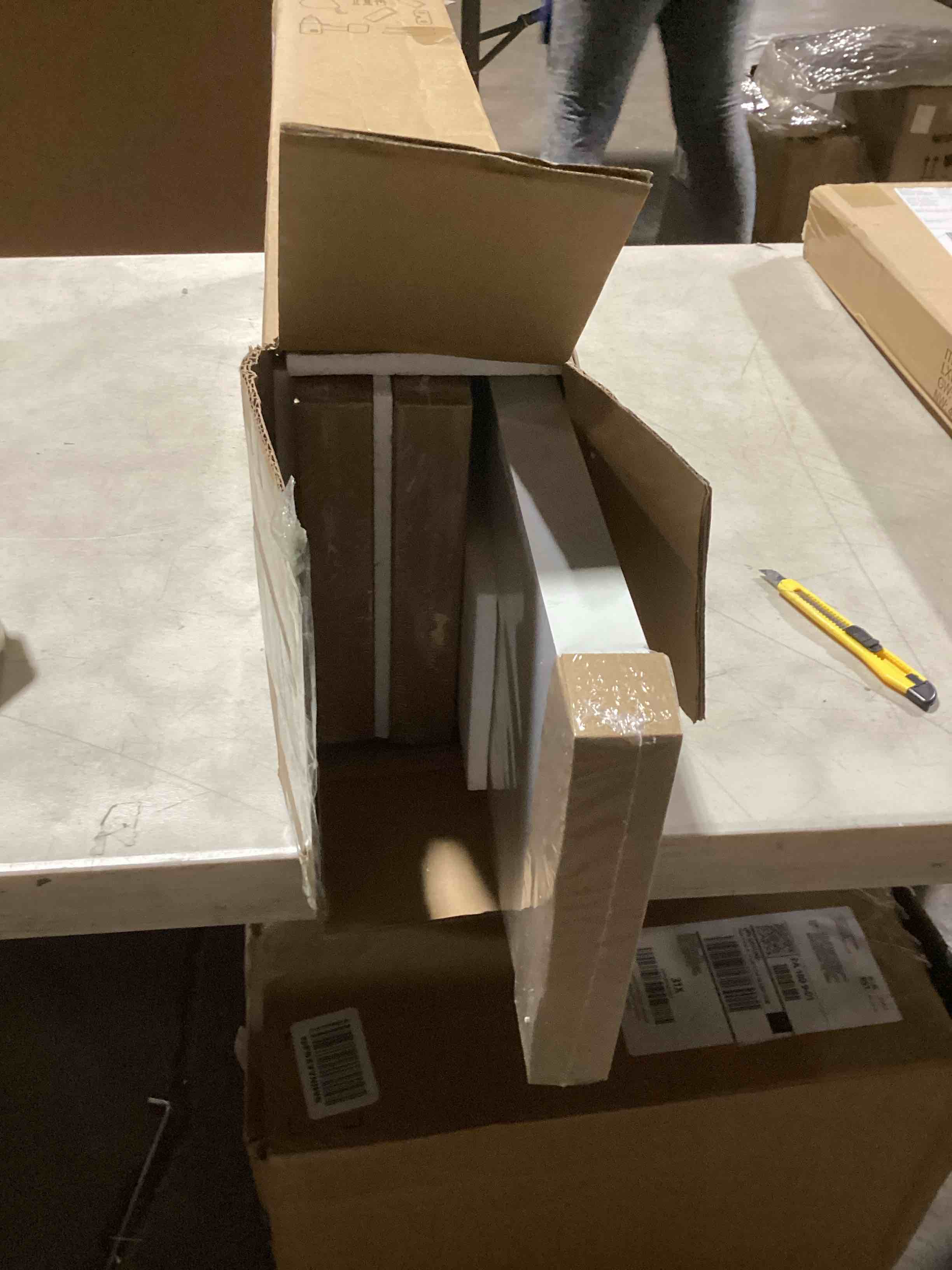 https://s3.amazonaws.com/lotting-images-prod/bidfta/PPE2280927_1746469980945.jpeg
