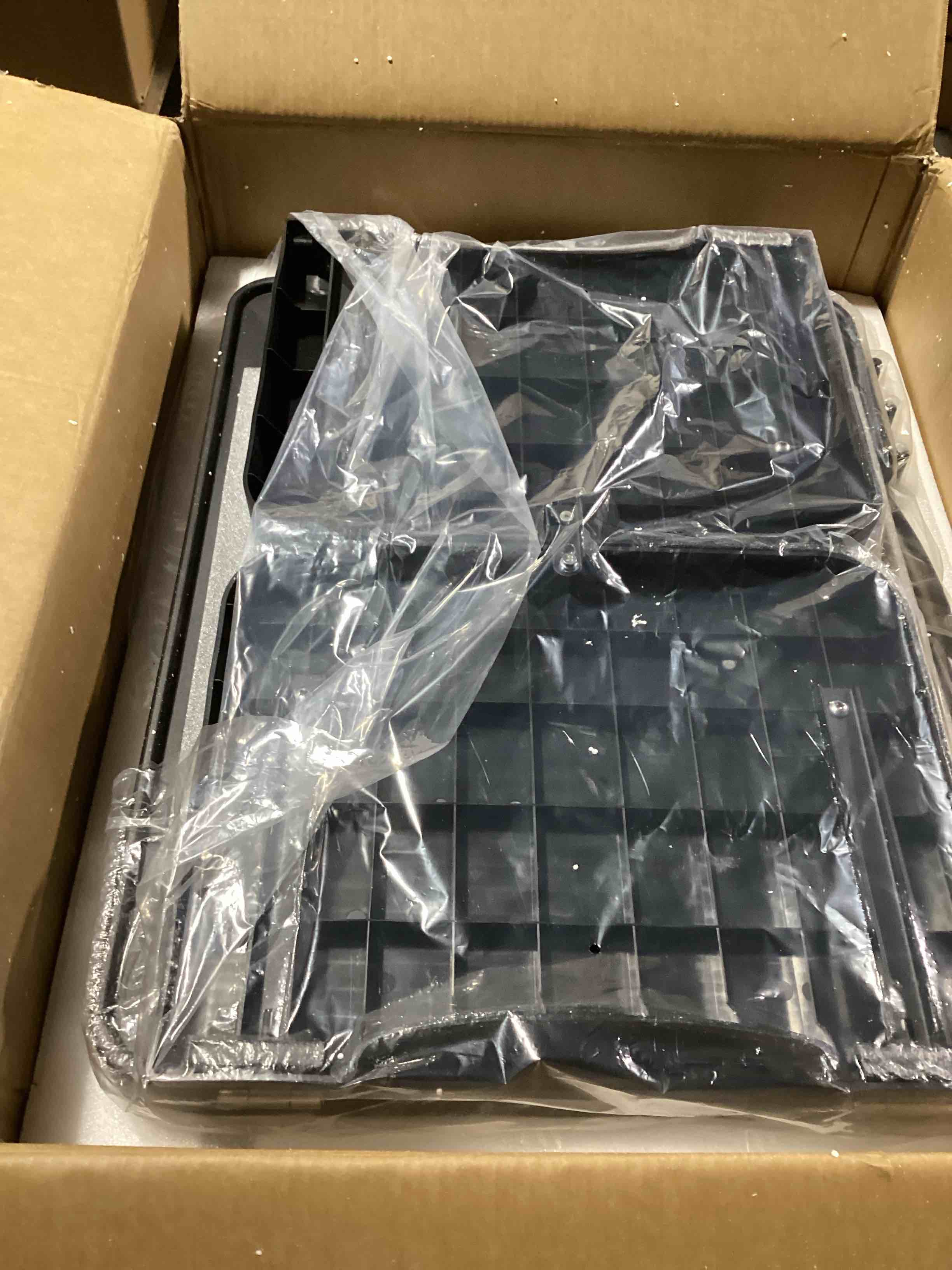 https://s3.amazonaws.com/lotting-images-prod/bidfta/PPE2280933_1746470818995.jpeg