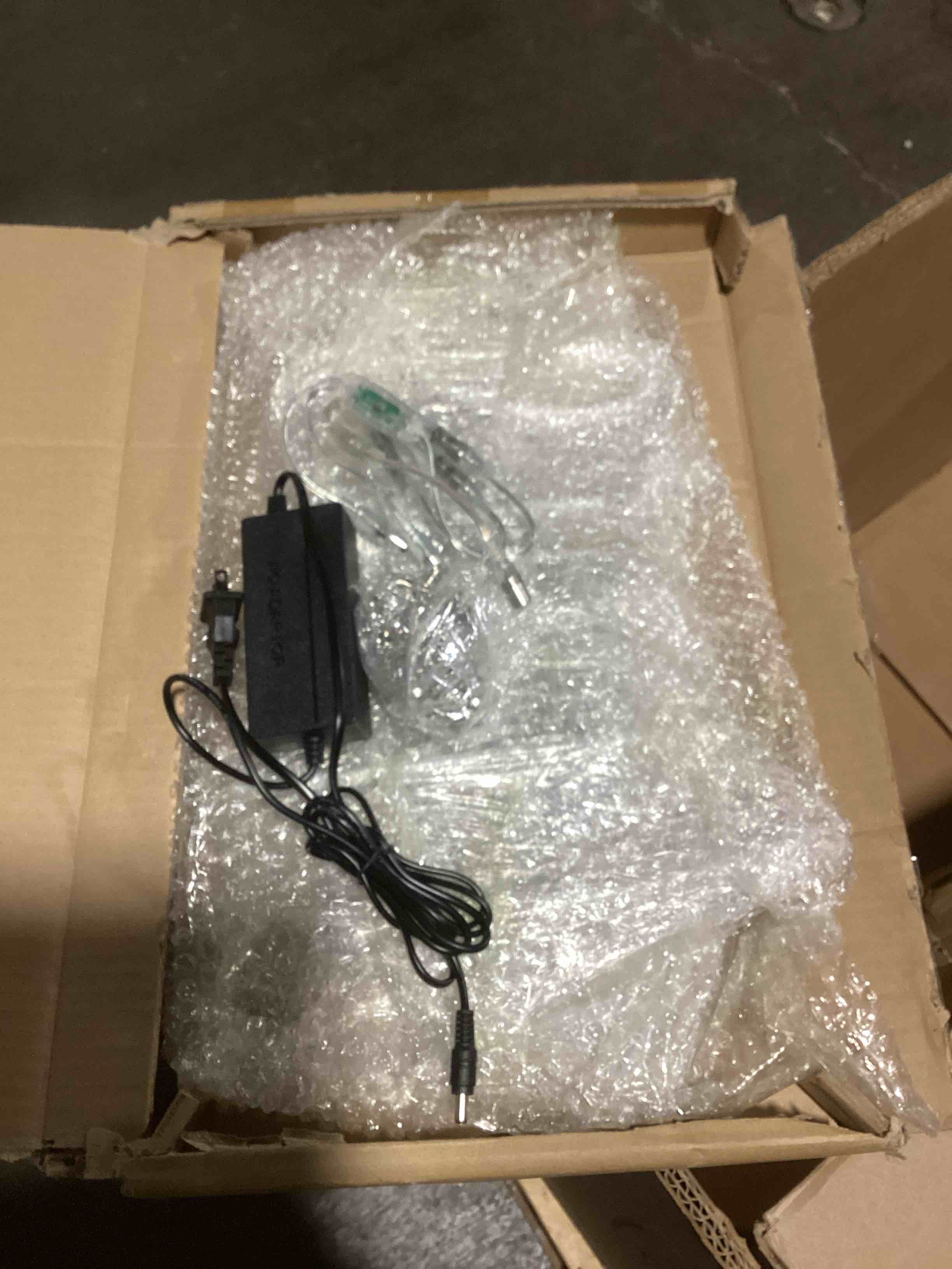 https://s3.amazonaws.com/lotting-images-prod/bidfta/PPE2280980_1746546703955.jpeg