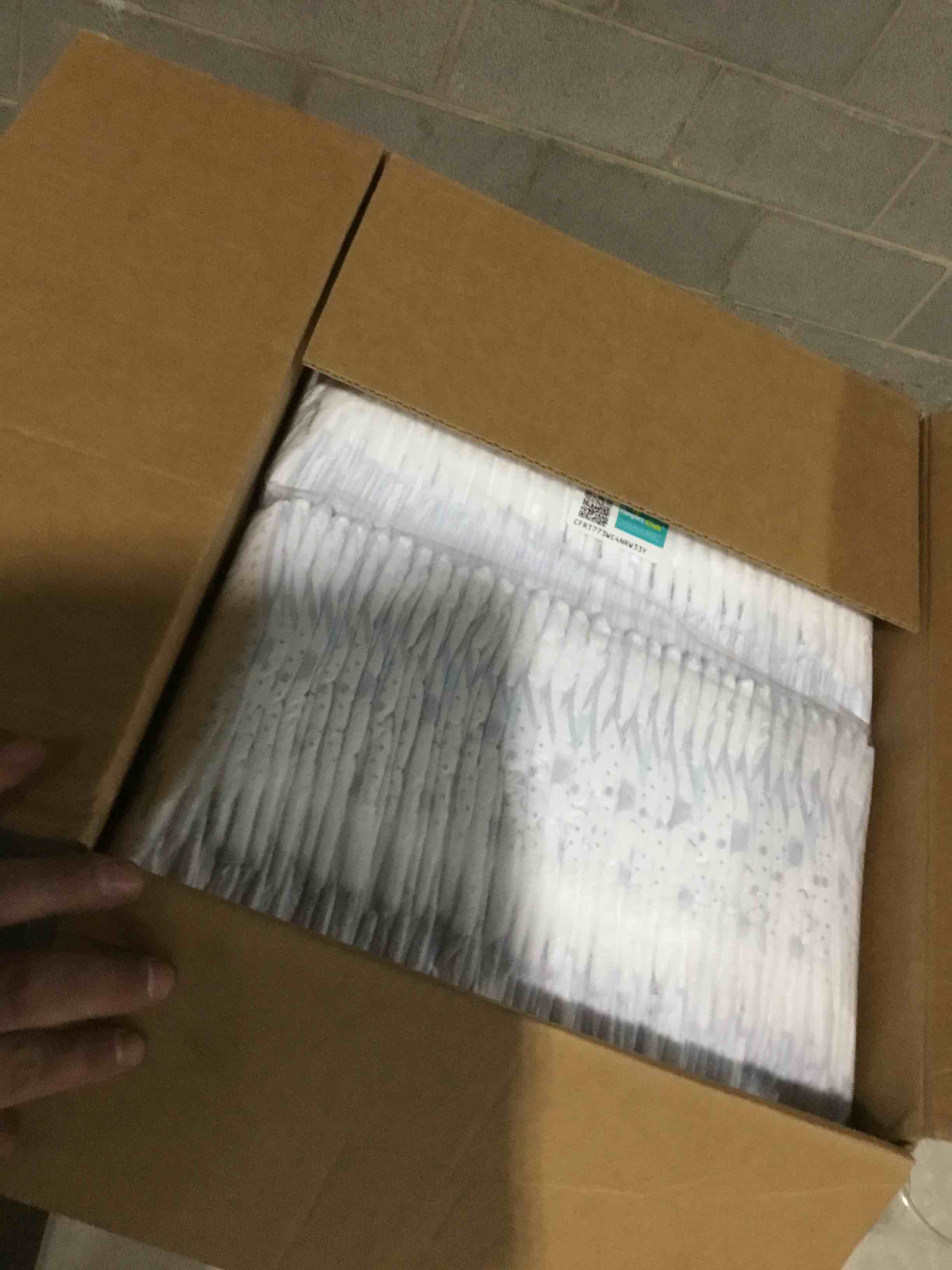 https://s3.amazonaws.com/lotting-images-prod/bidfta/PPE2282196_1745515216456.jpeg