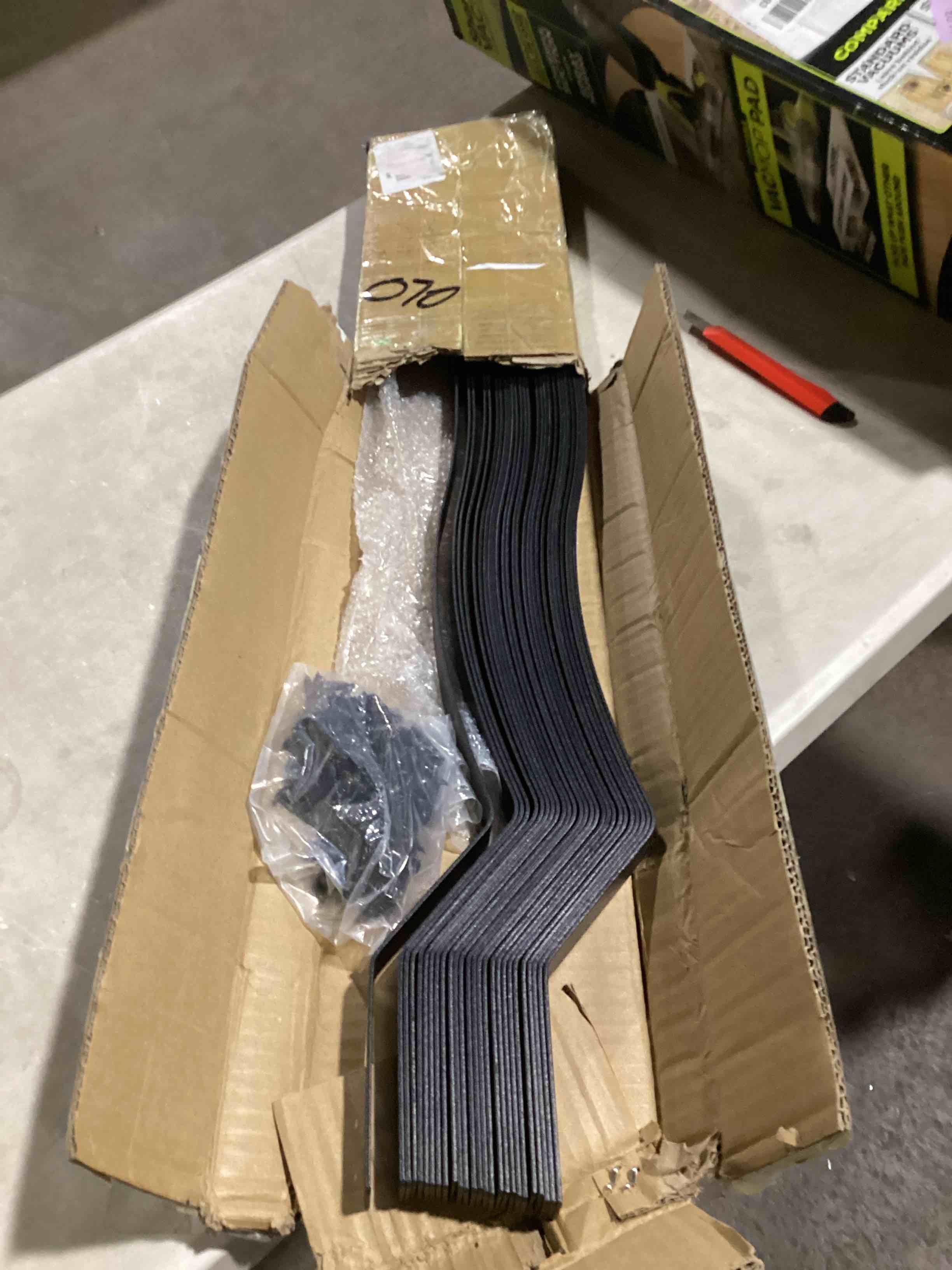 https://s3.amazonaws.com/lotting-images-prod/bidfta/PPE2282224_1745583525141.jpeg