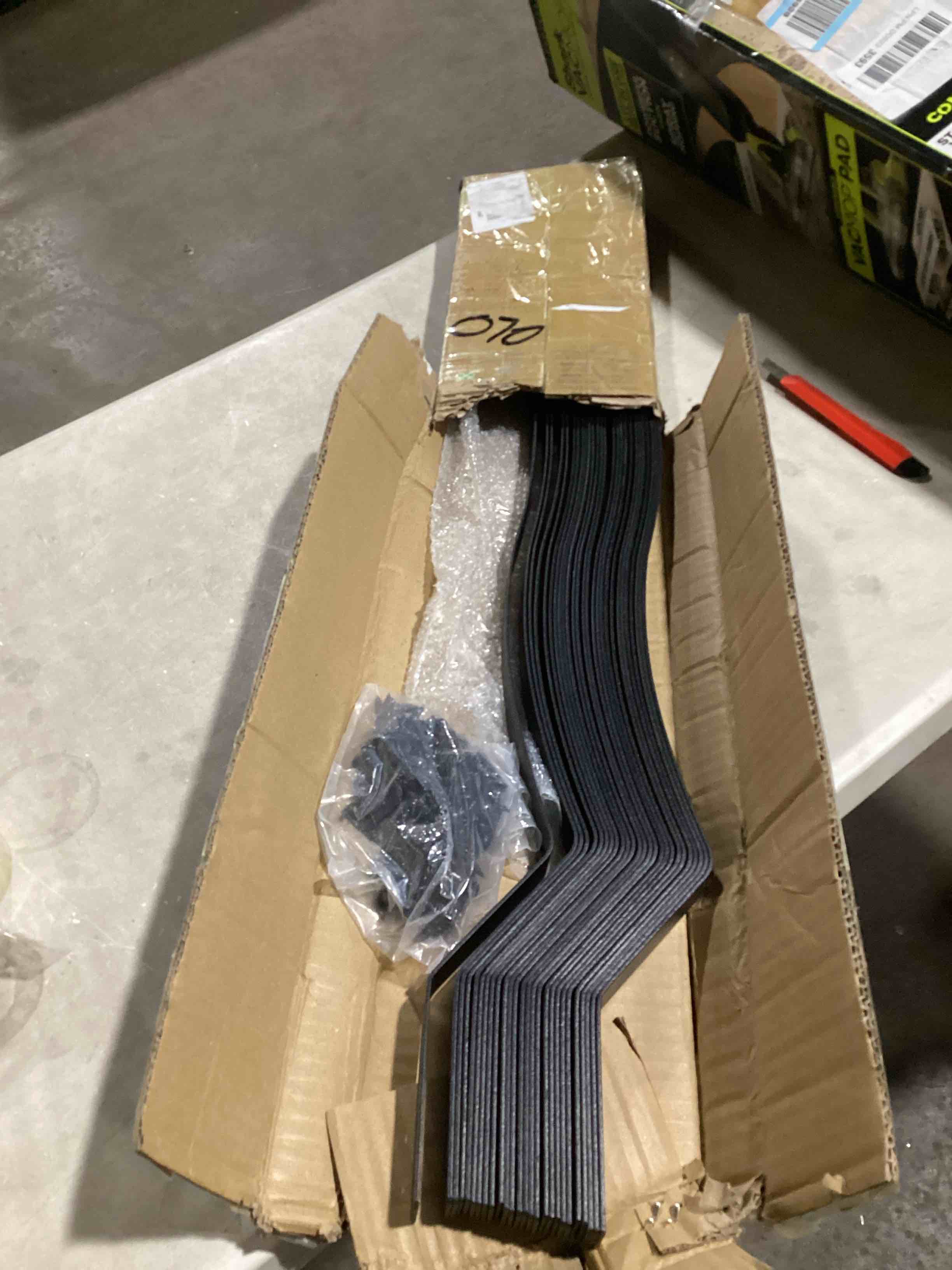 https://s3.amazonaws.com/lotting-images-prod/bidfta/PPE2282224_1745583526990.jpeg